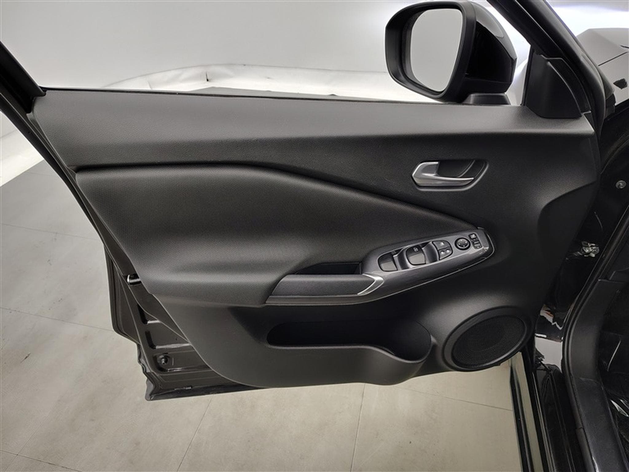 Nissan Juke 1.0 DIG-T 2WD Business Edition (2020) - Photo 17