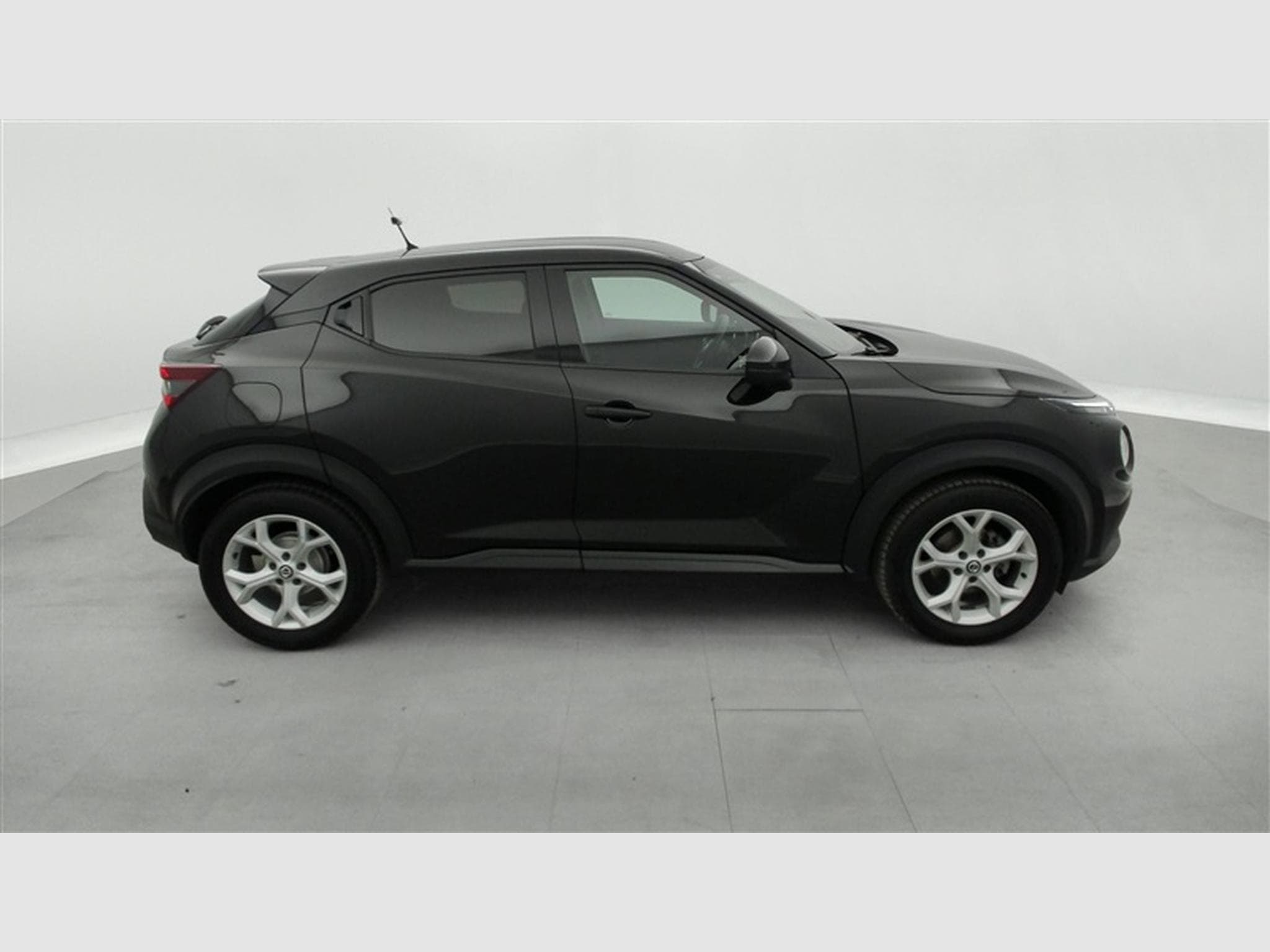 Nissan Juke 1.0 DIG-T 2WD Business Edition (2020) - Photo 24