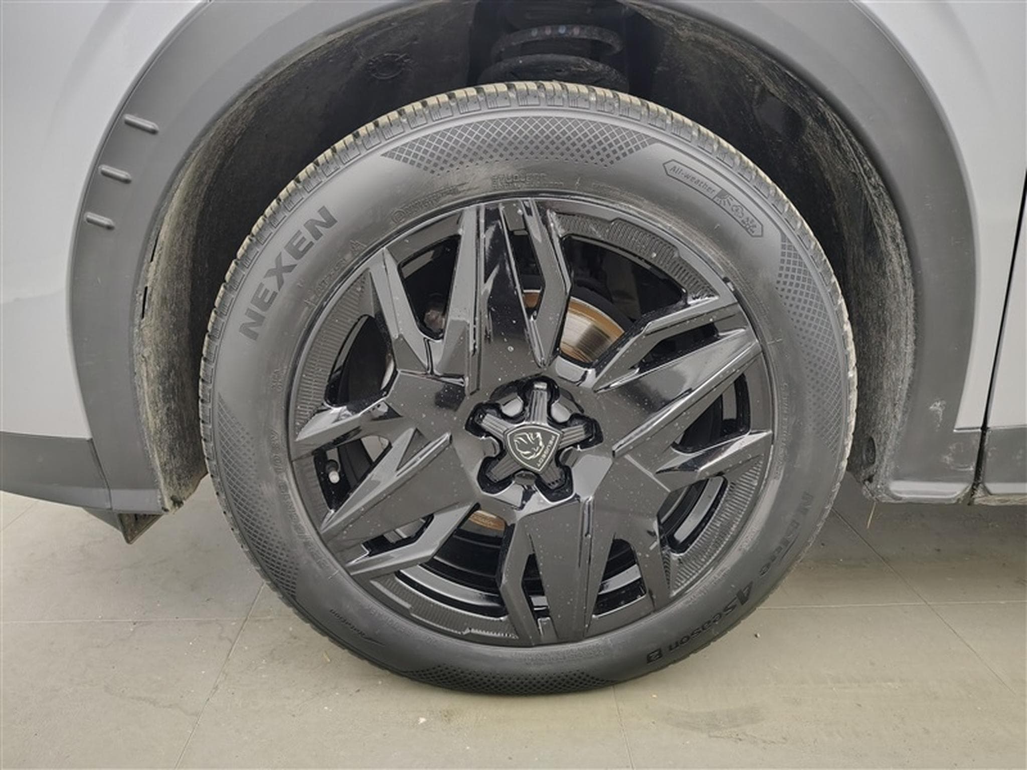 Peugeot 3008 1.2 HYBRID 145cv e-DSC6 Allure S-CUIR / NAVI / CAMERA (2025) - Photo 6