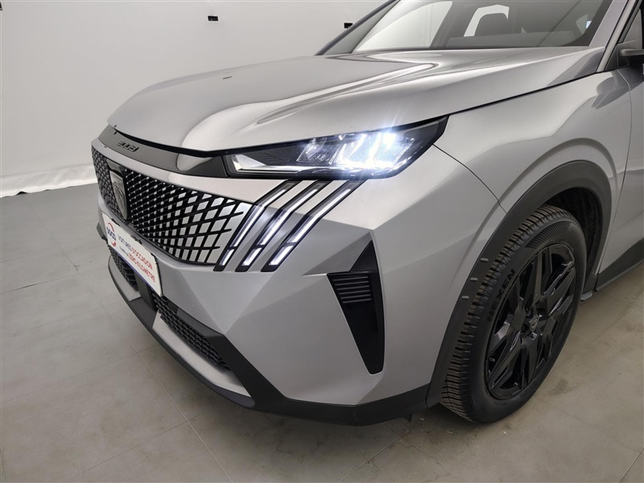 Peugeot 3008 1.2 HYBRID 145cv e-DSC6 Allure S-CUIR / NAVI / CAMERA (2025) - Photo 15