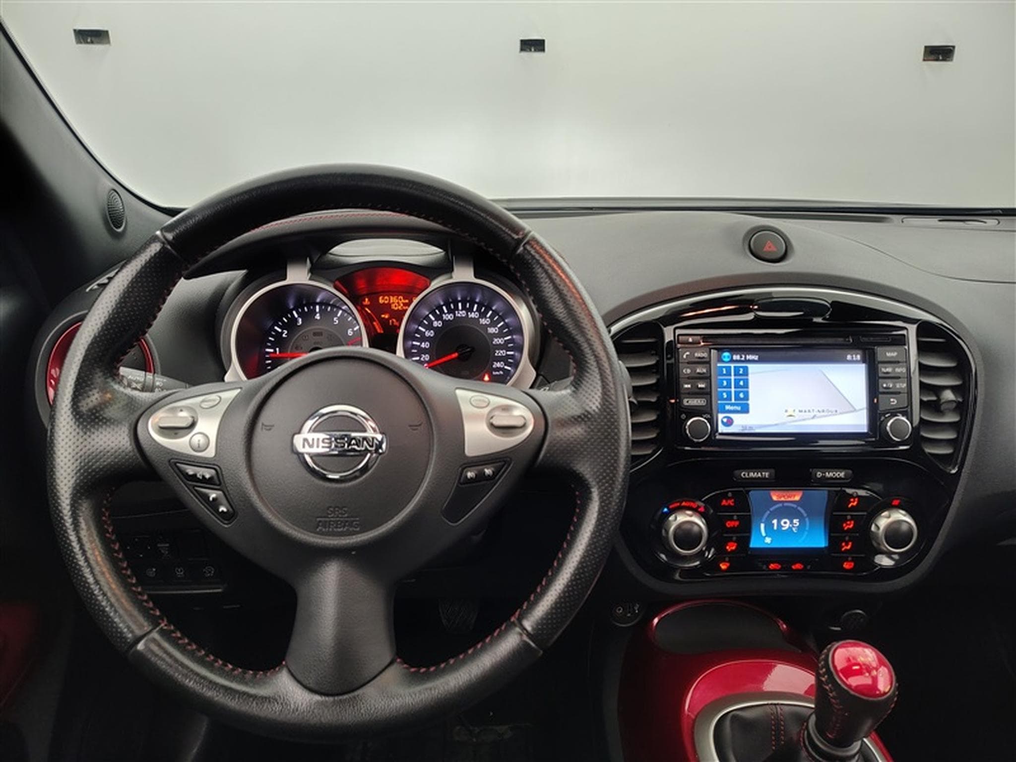 Nissan Juke 1.2 DIG-T 2WD Tekna (2017) - Photo 9