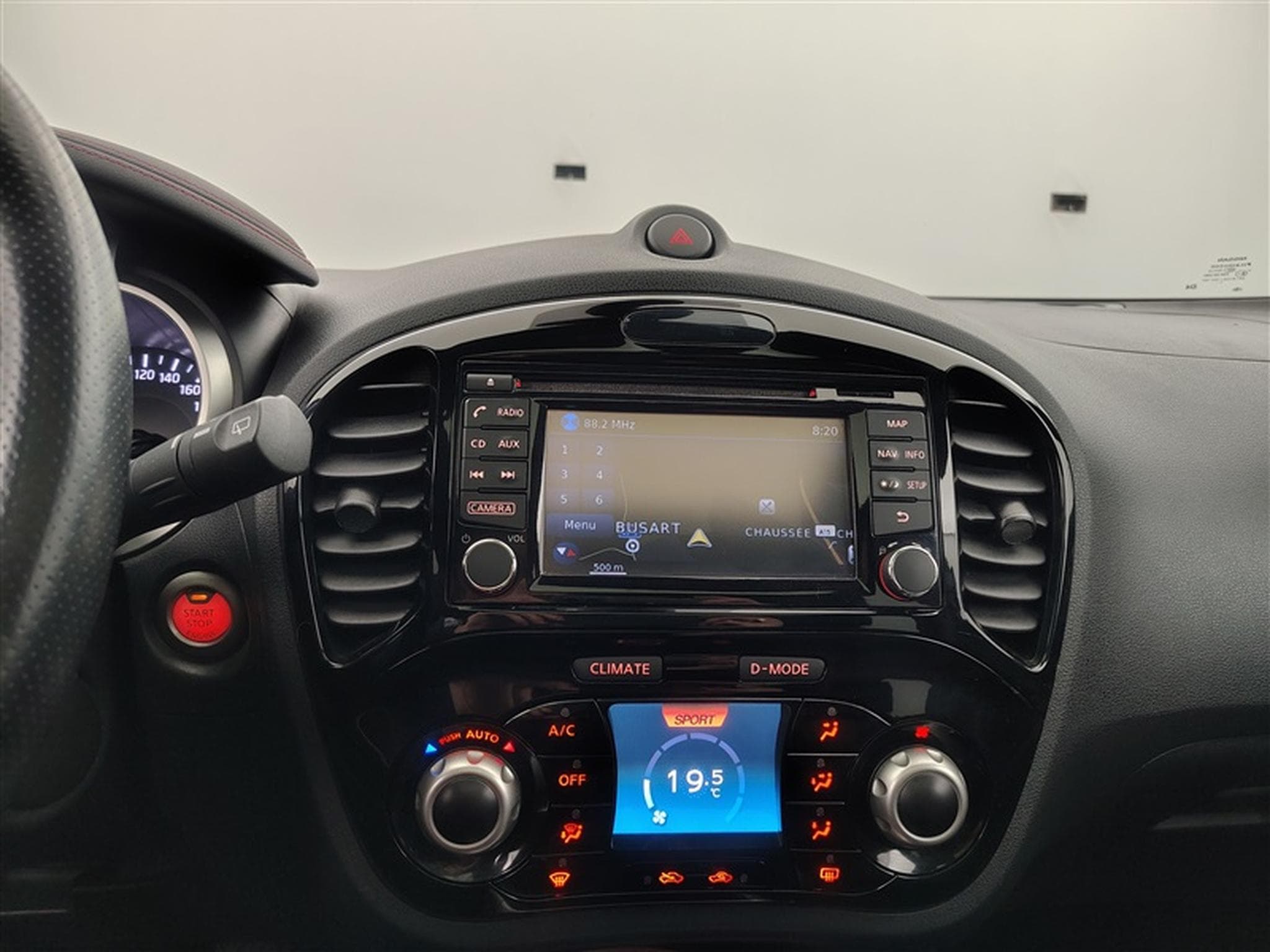 Nissan Juke 1.2 DIG-T 2WD Tekna (2017) - Photo 11