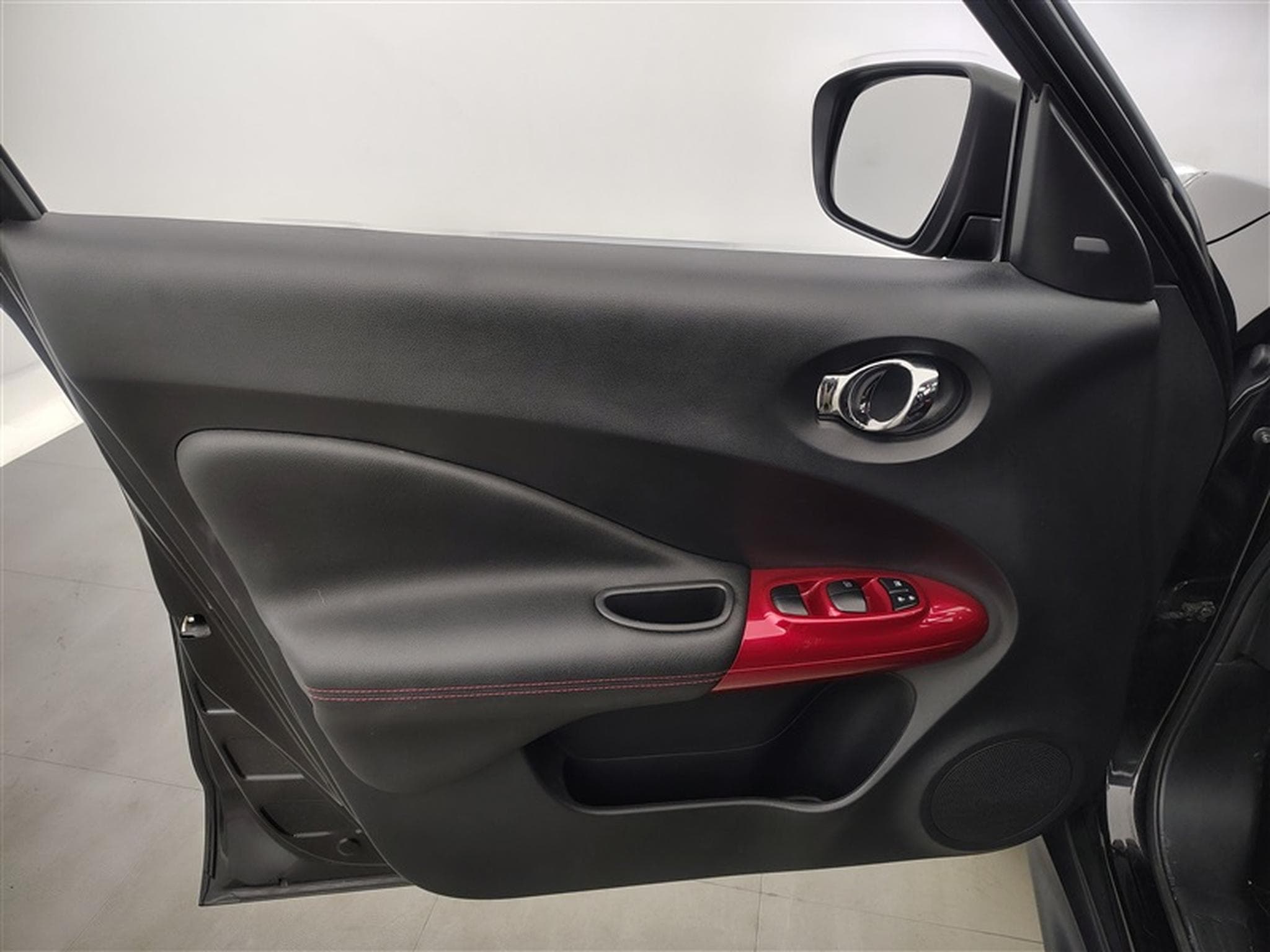 Nissan Juke 1.2 DIG-T 2WD Tekna (2017) - Photo 16