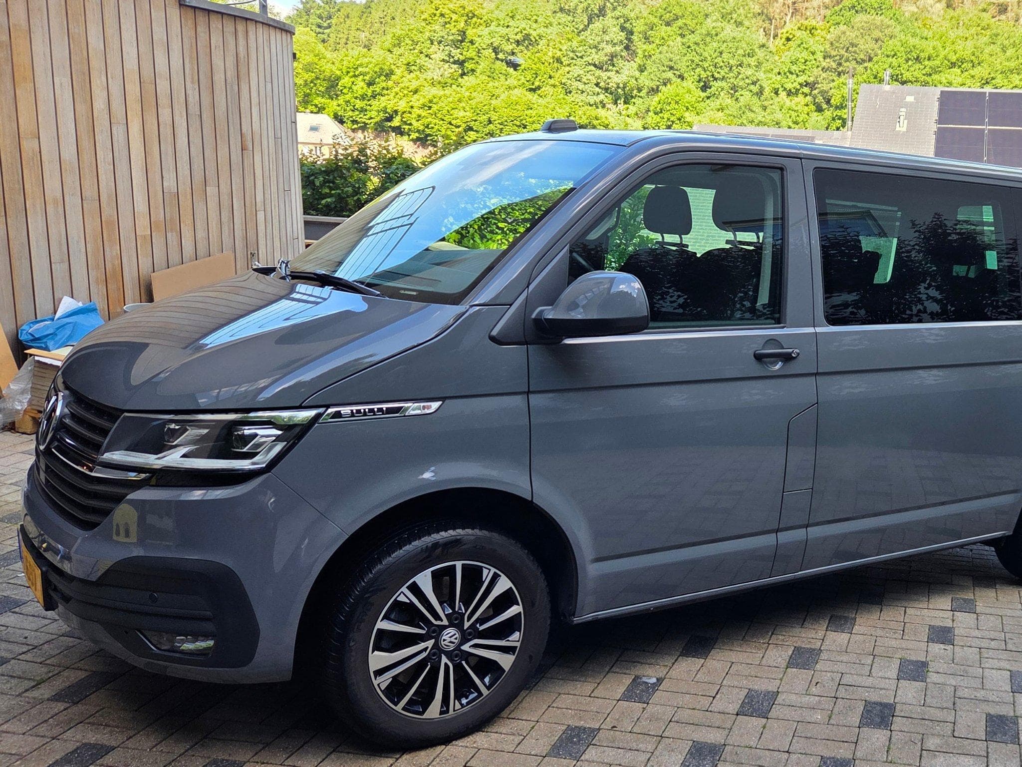 VW Multivan T6.1 (2021) - Foto 2