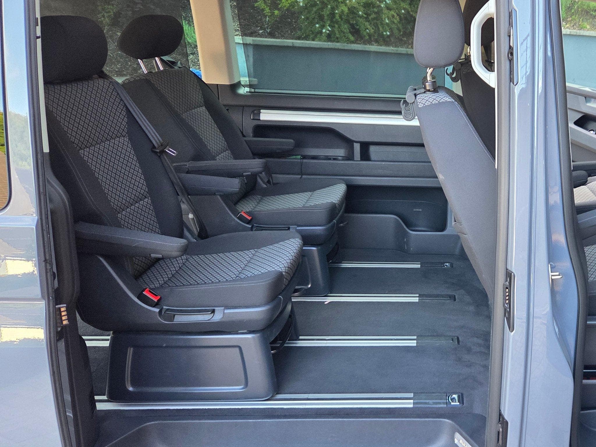 VW Multivan T6.1 (2021) - Foto 6