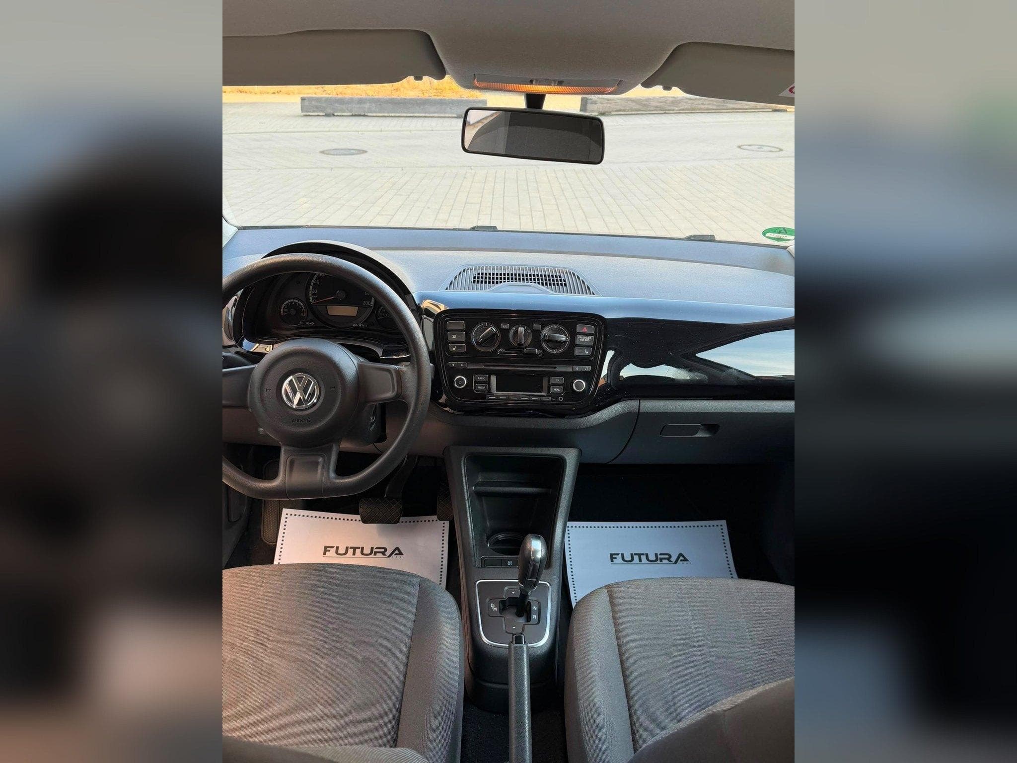 VW UP 1.0 60 ch ASG automatique (2016) - Photo 8