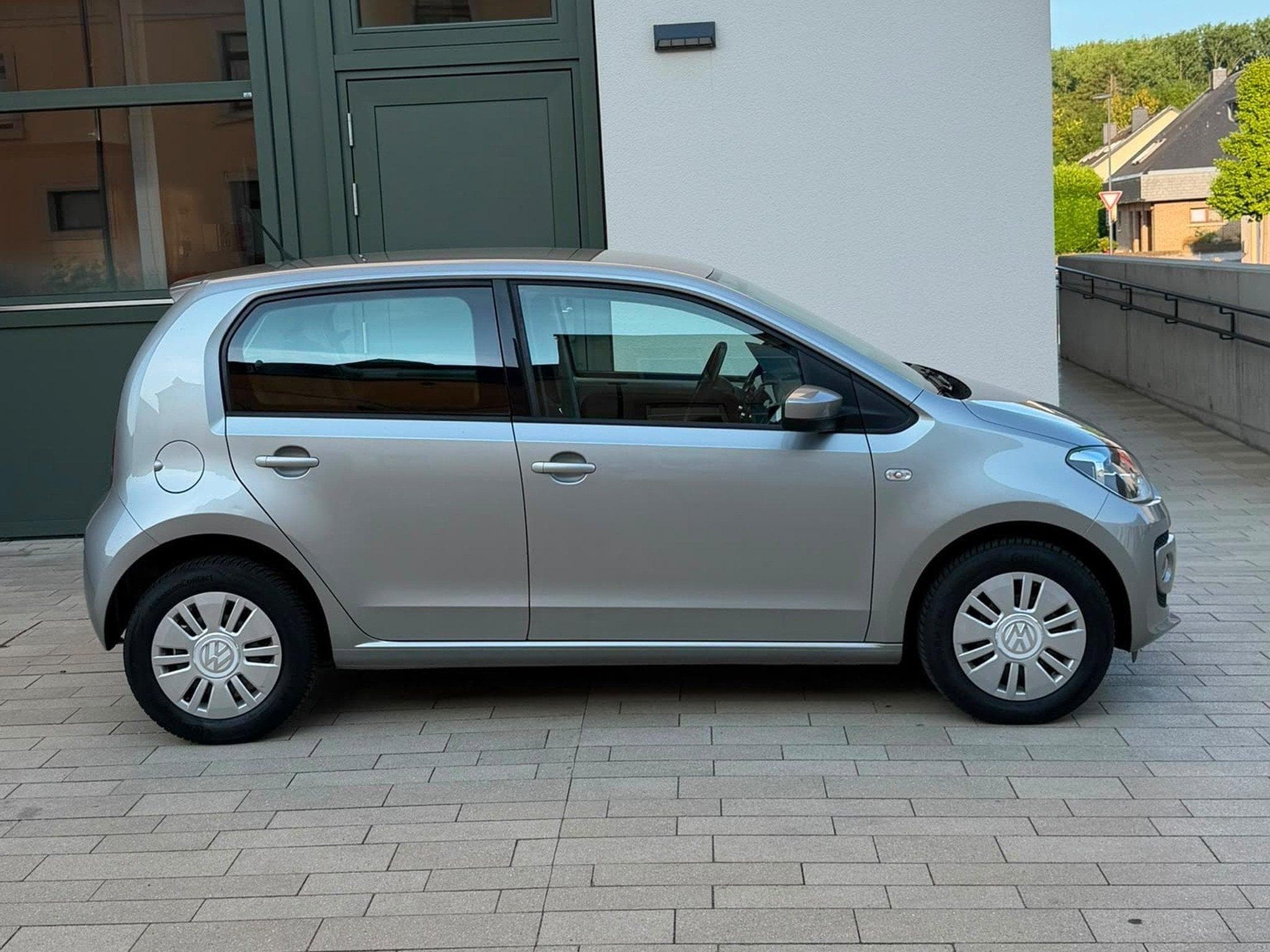 VW UP 1.0 60 ch ASG automatique (2016) - Photo 4