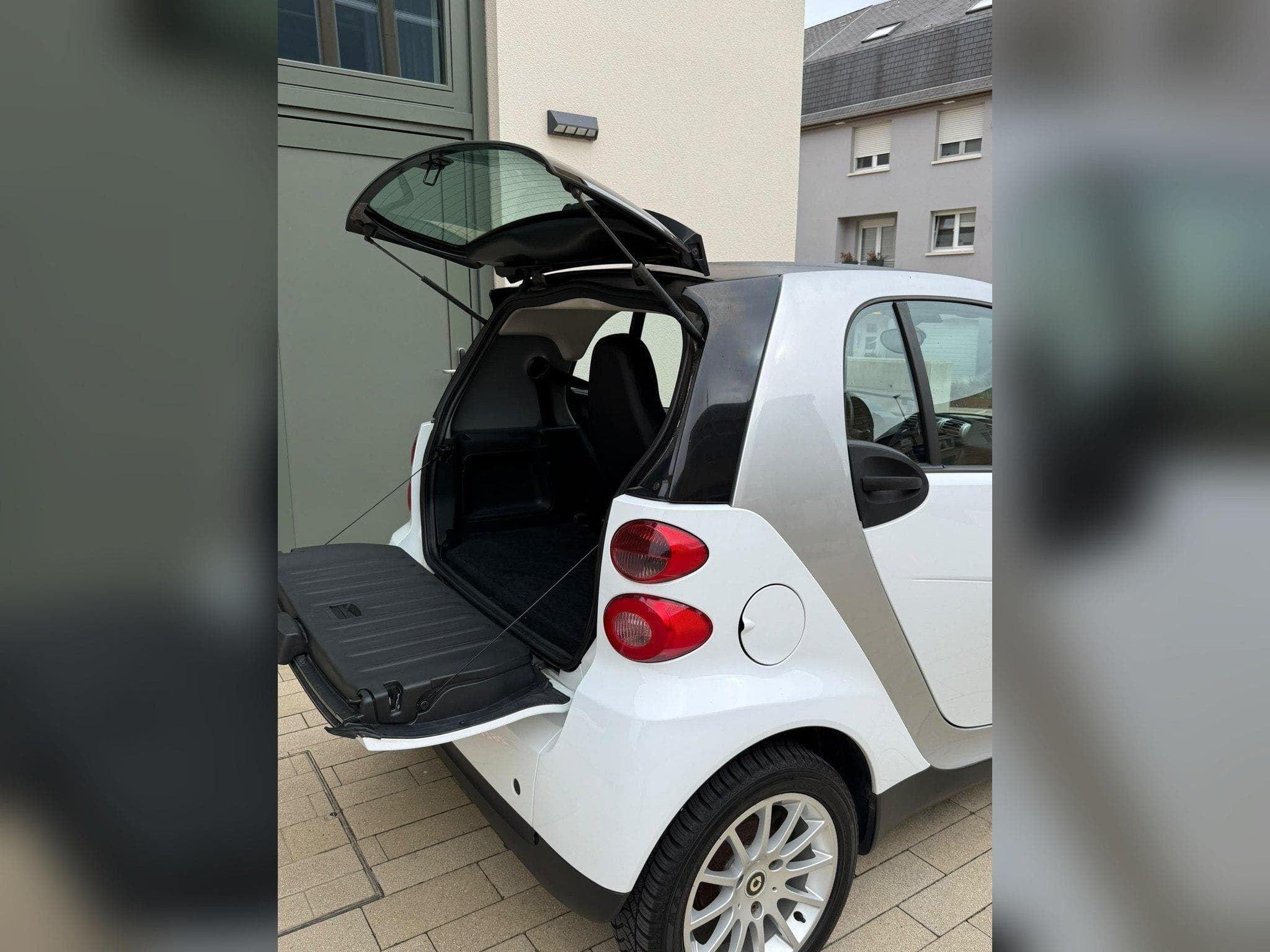 Smart Fortwo Coupé 1.0 MHD 71 ch automatique (2012) - Photo 11