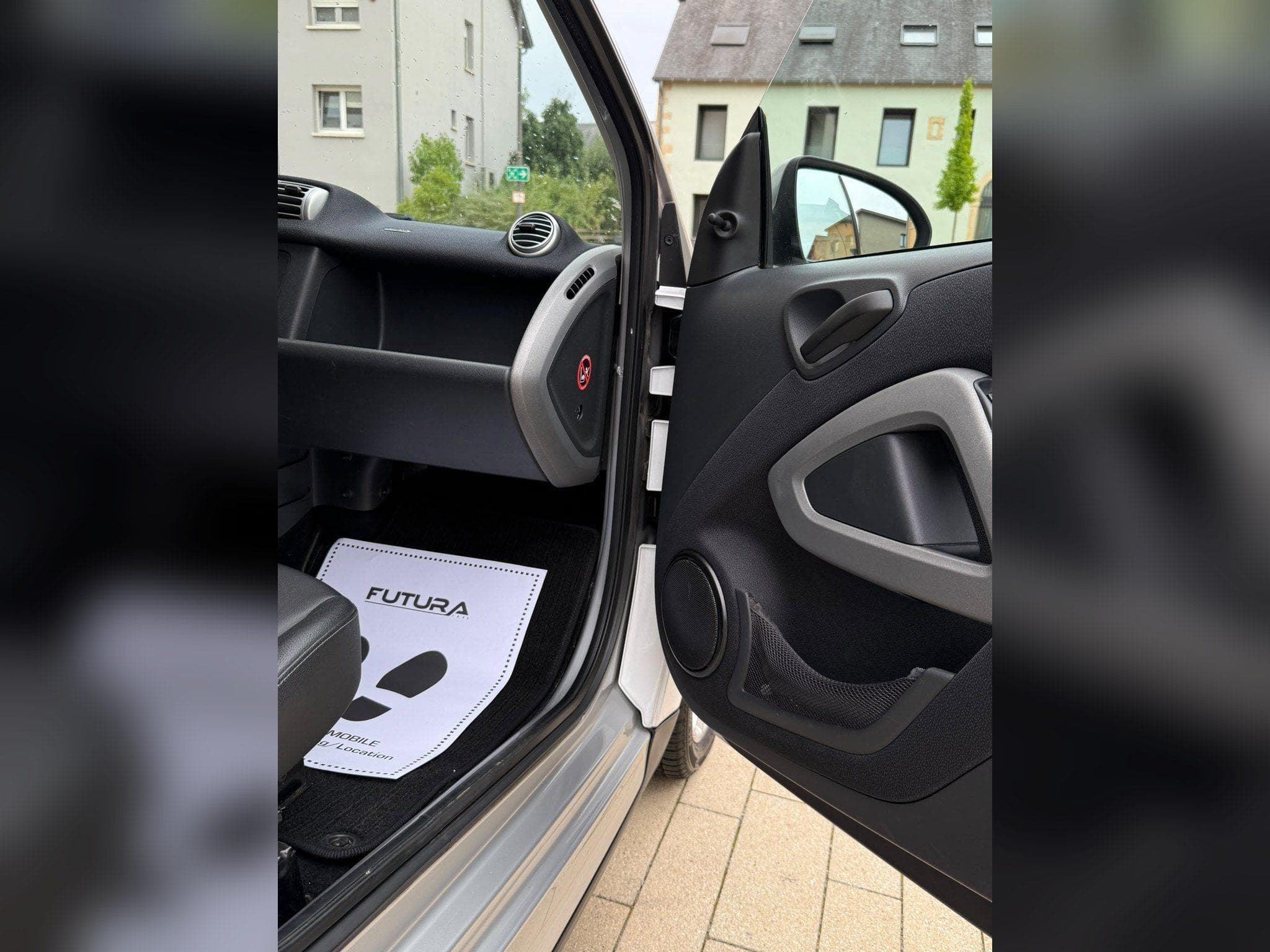 Smart Fortwo Coupé 1.0 MHD 71 ch automatique (2012) - Photo 16