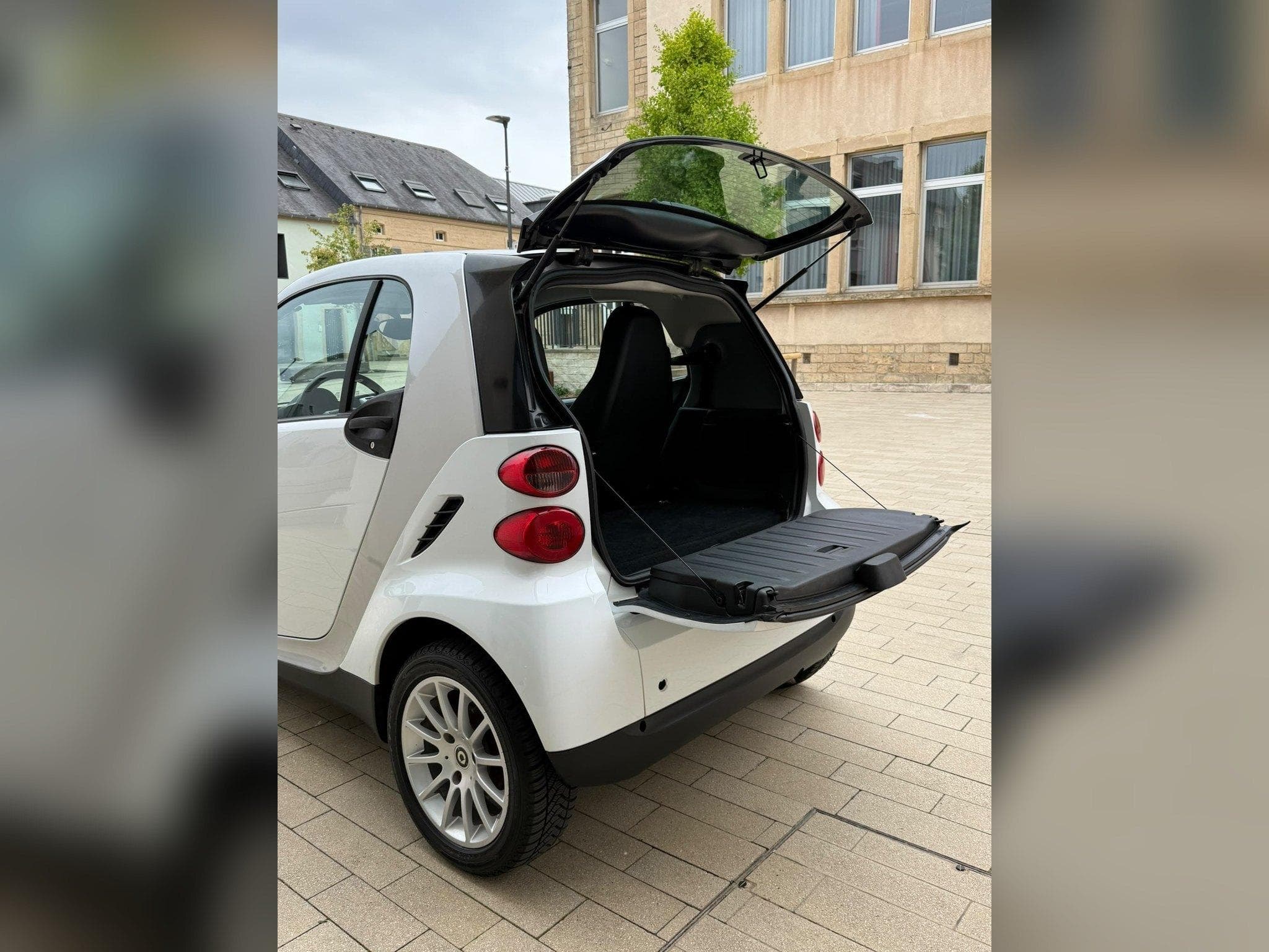 Smart Fortwo Coupé 1.0 MHD 71 ch automatique (2012) - Photo 10