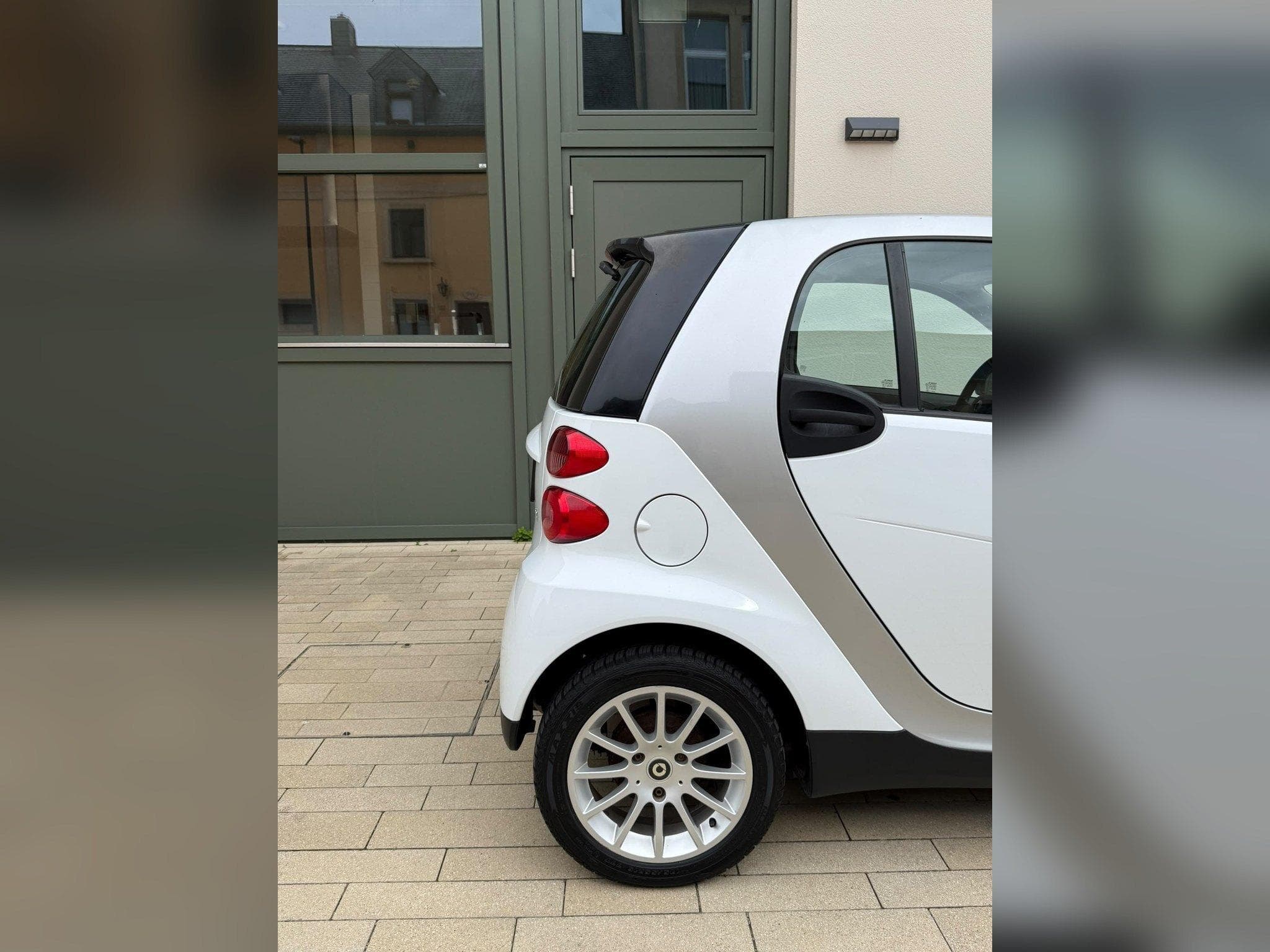 Smart Fortwo Coupé 1.0 MHD 71 ch automatique (2012) - Photo 8