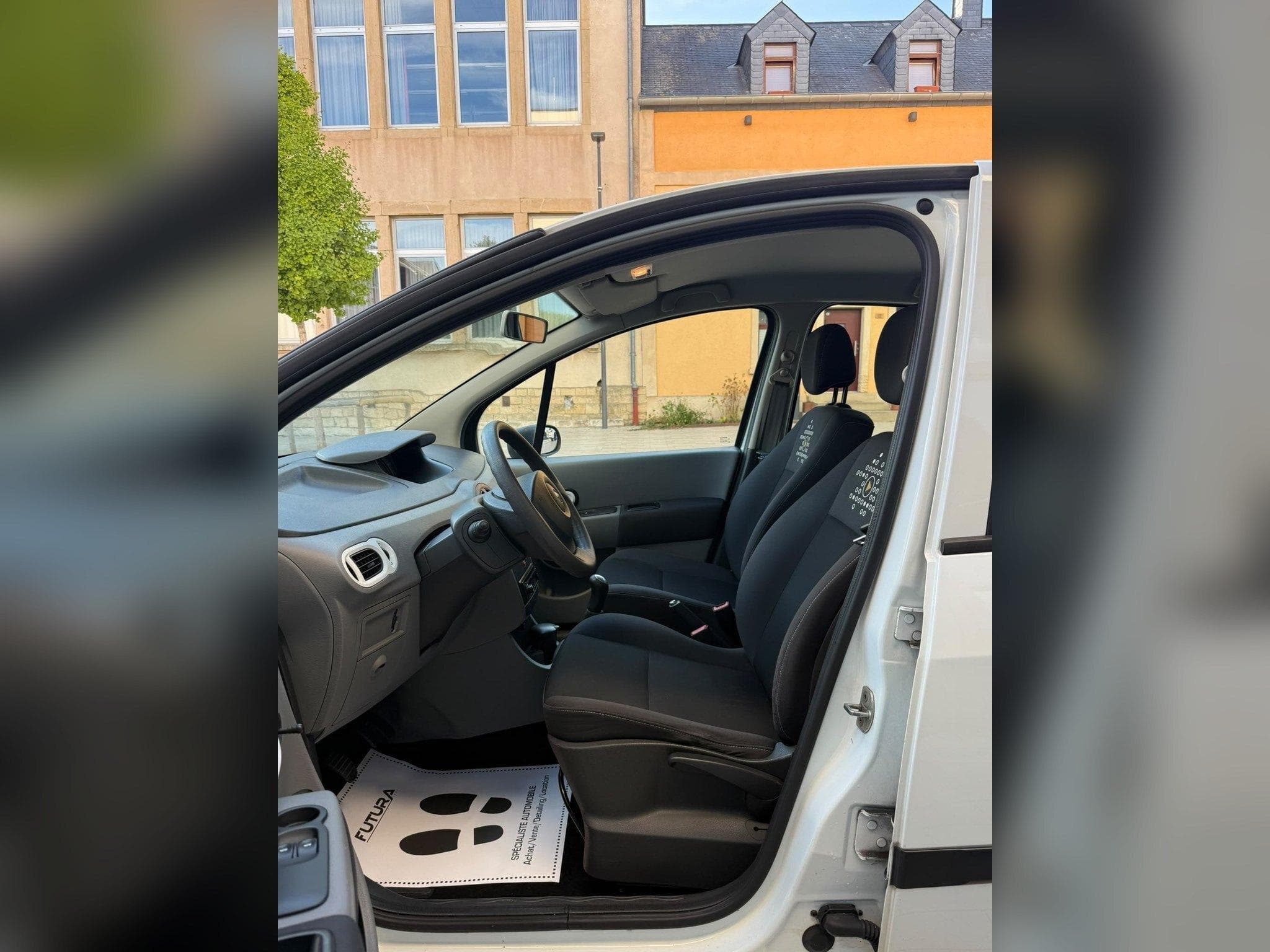 Renault Modus 1.2 essence 75 ch (2013) - Photo 11