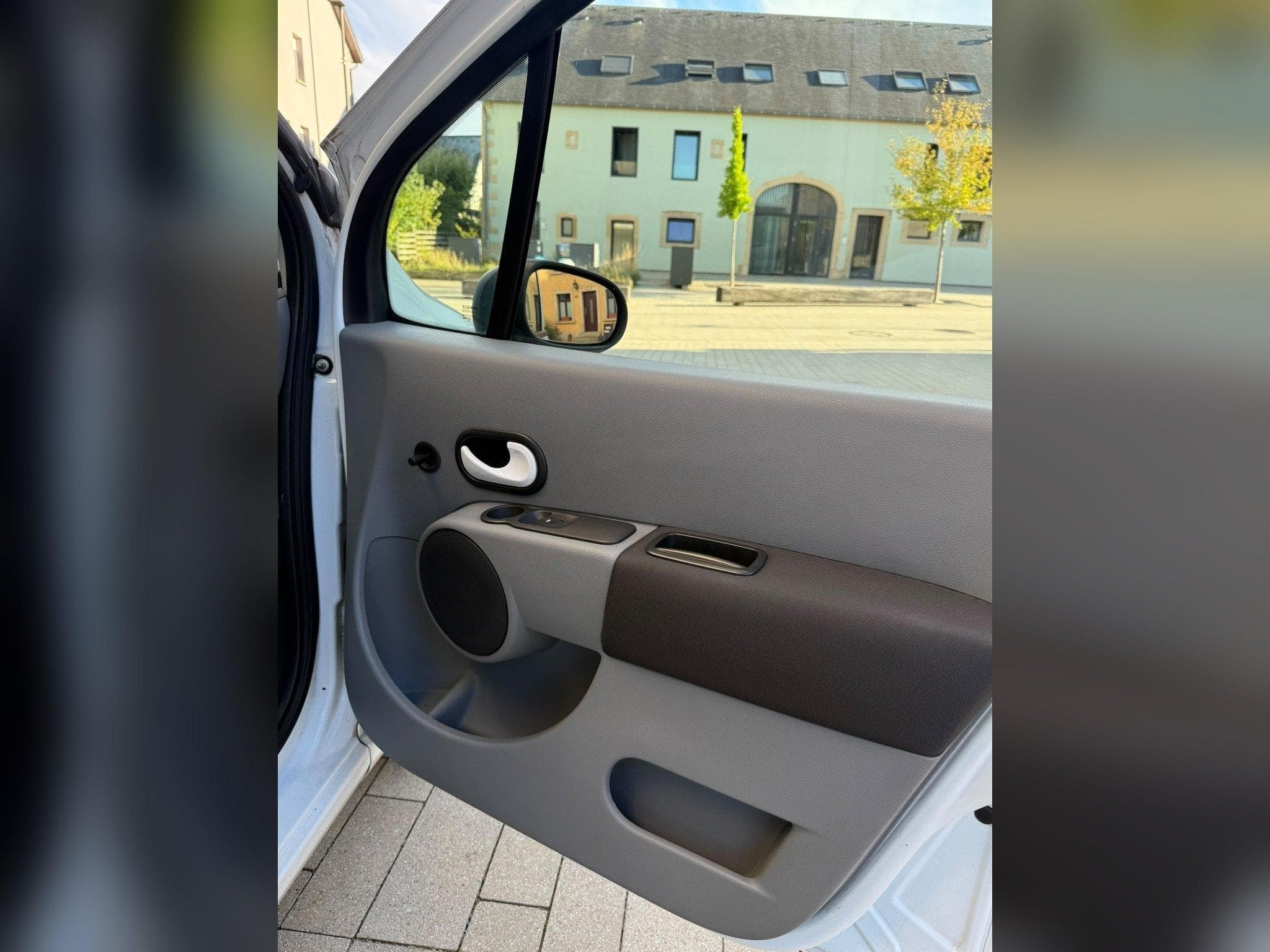 Renault Modus 1.2 essence 75 ch (2013) - Photo 17
