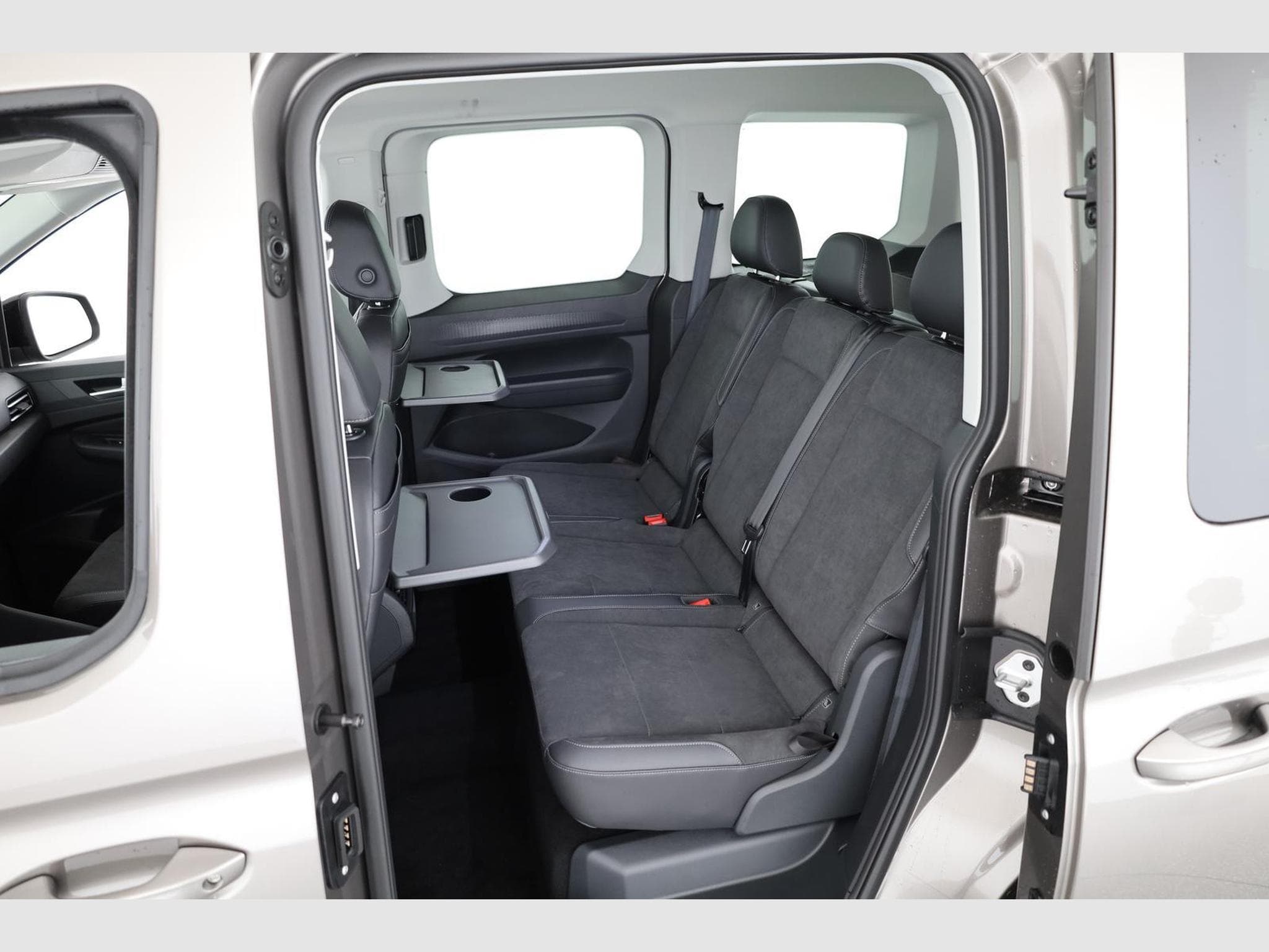 VW Caddy Life eHybrid (2026) - Foto 10