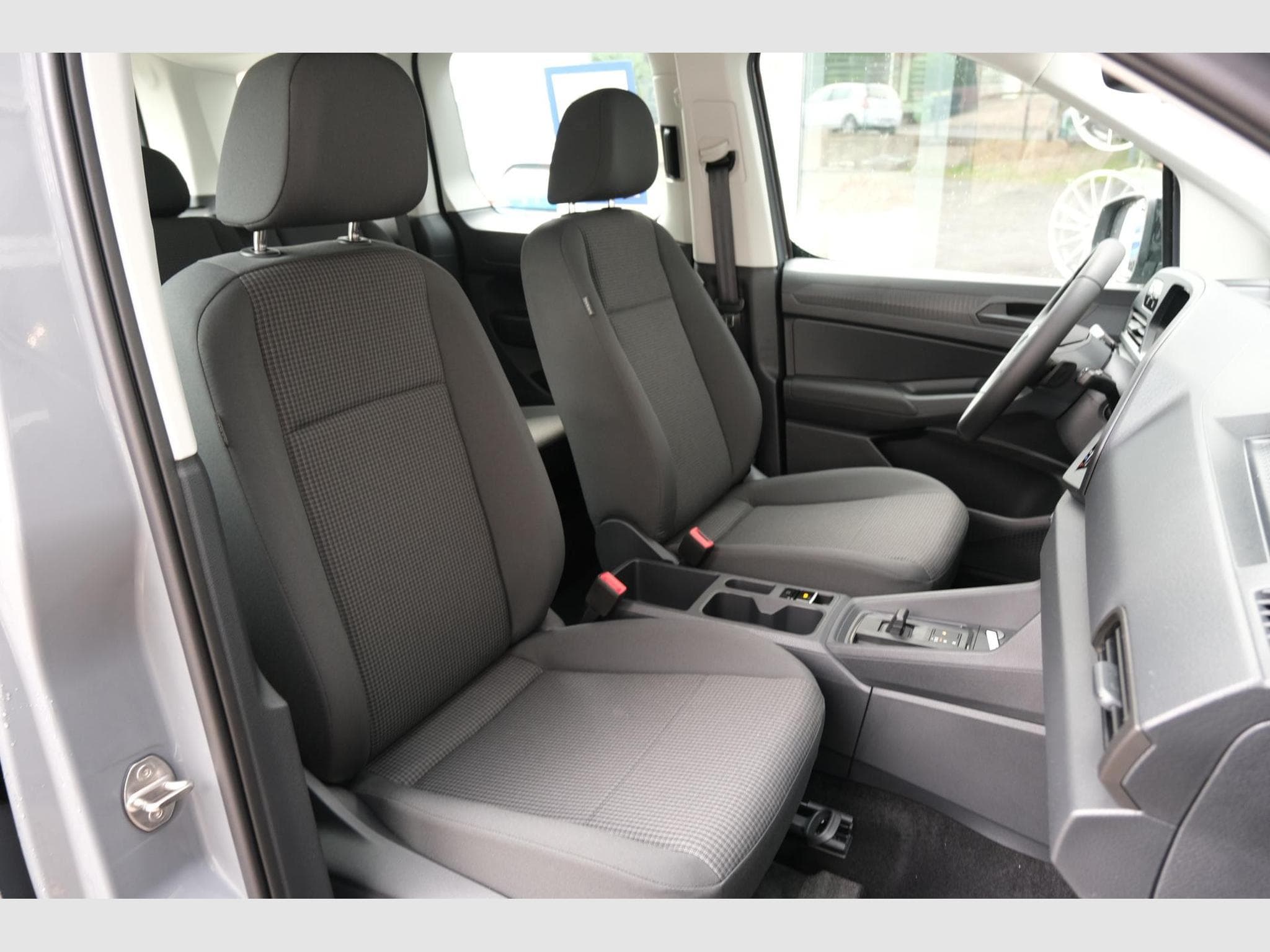 VW Caddy eHybrid Anhängerkupplung App-Connect (2026) - Foto 7