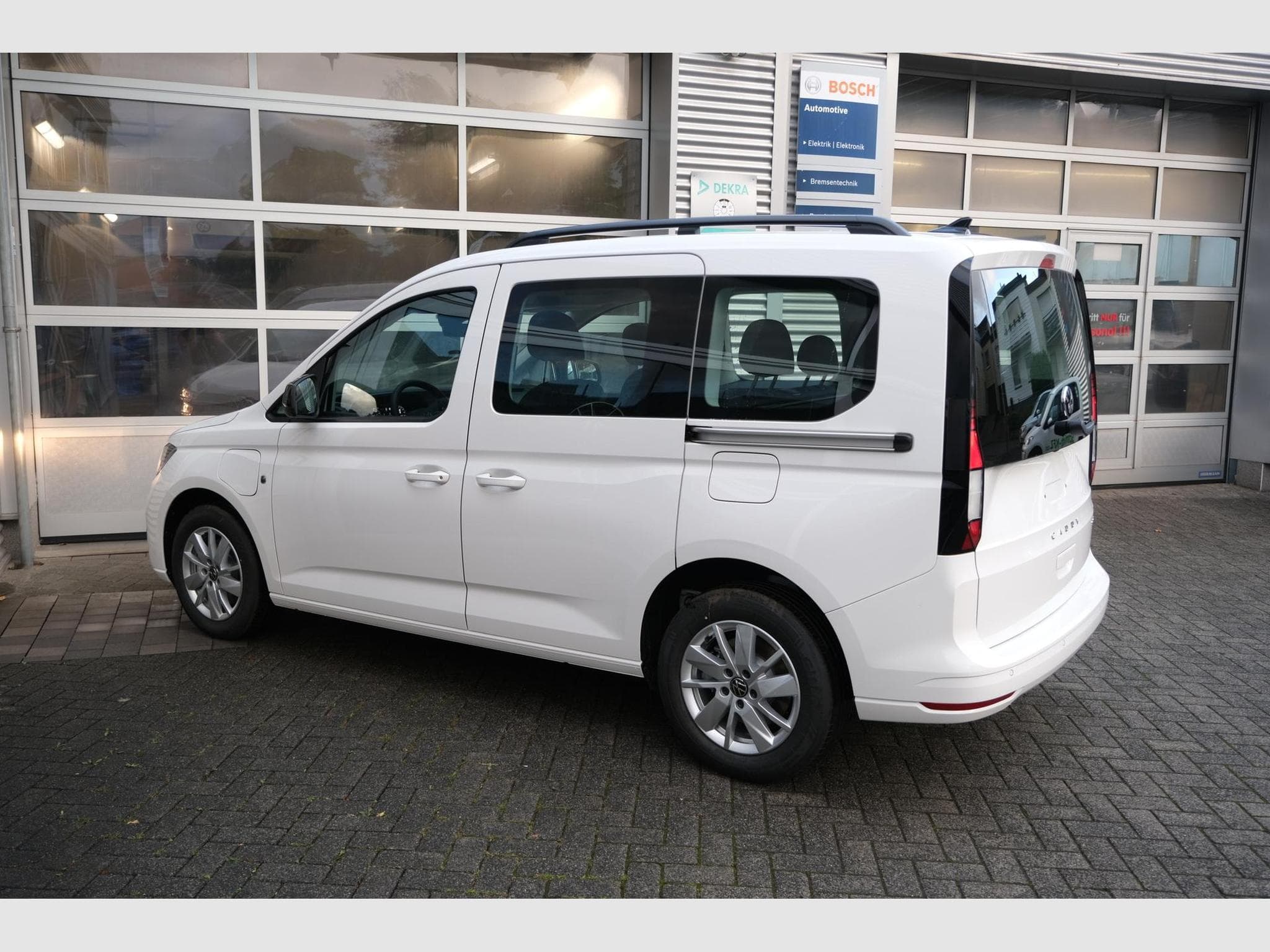 VW Caddy eHybrid Life Anhängerkupplung (2026) - Foto 19