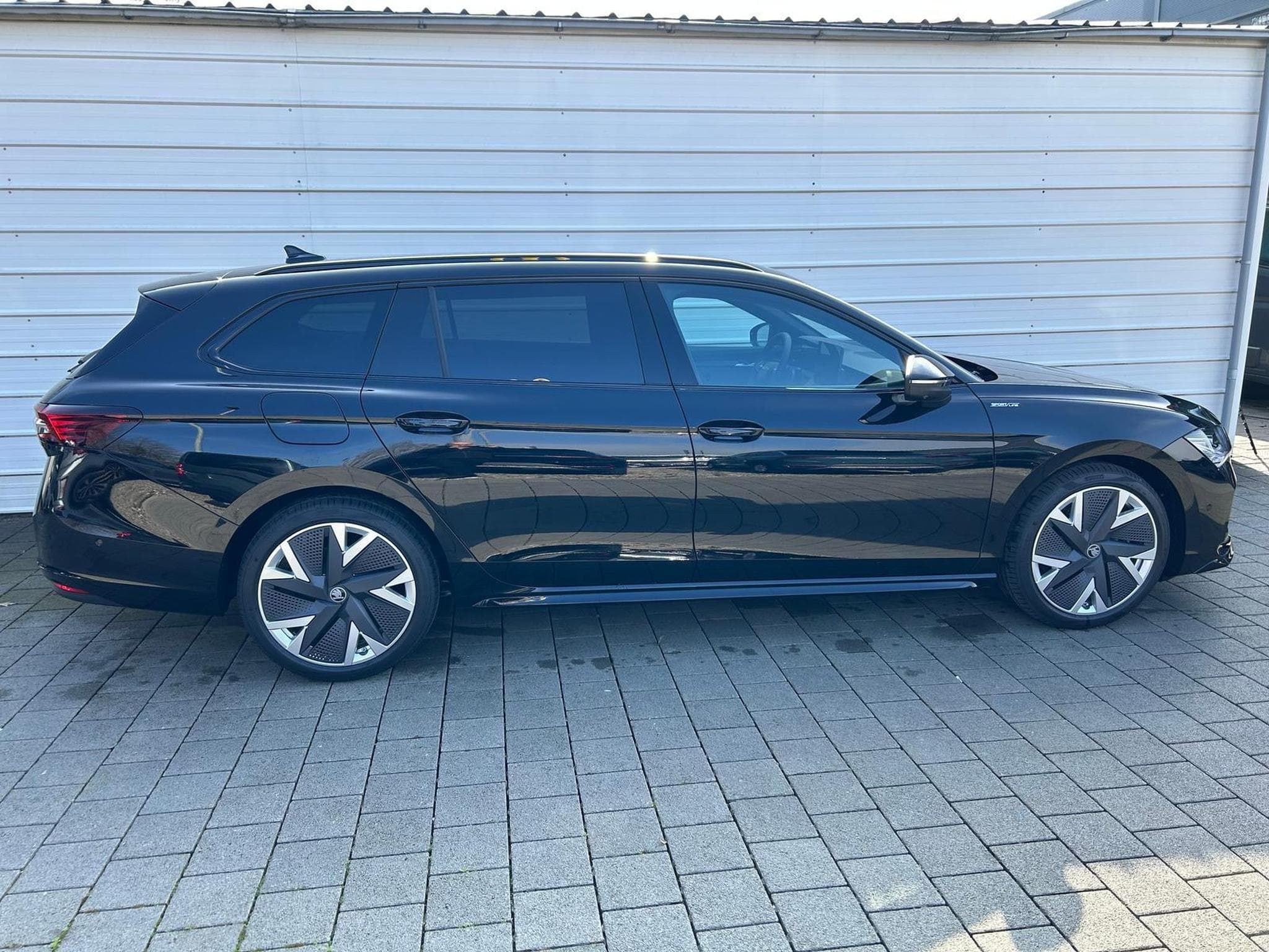 Skoda Superb Sportline (2026) - Photo 3