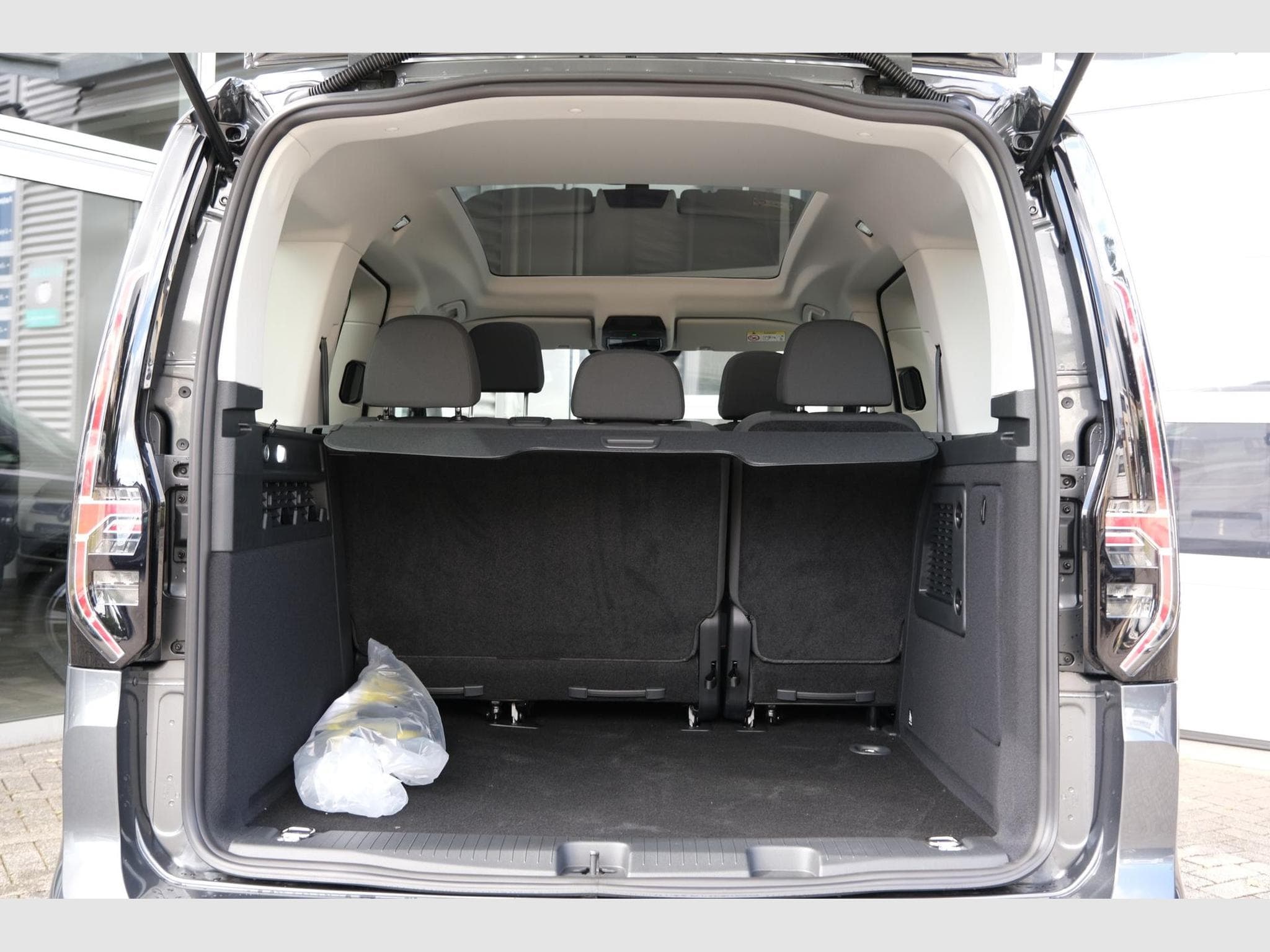 VW Caddy eHybrid Dark Label (2026) - Foto 25