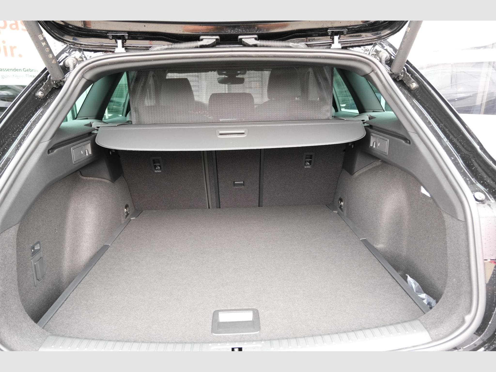 Cupra Leon 1.5 eTSI DSG (2026) - Photo 7