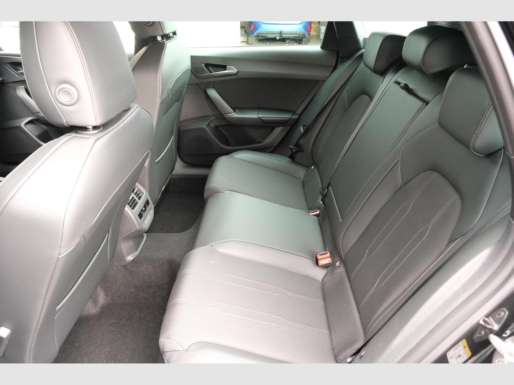 Cupra Leon 1.5 eTSI DSG (2026) - Photo 9