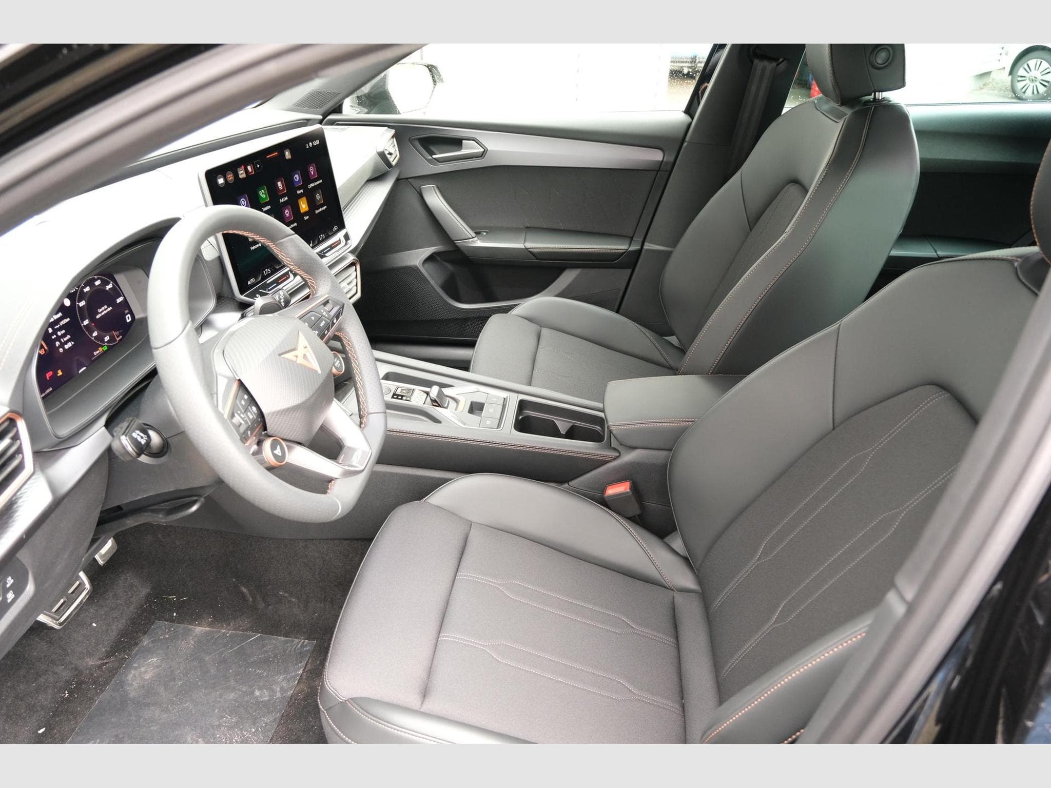 Cupra Leon 1.5 eTSI DSG (2026) - Photo 13
