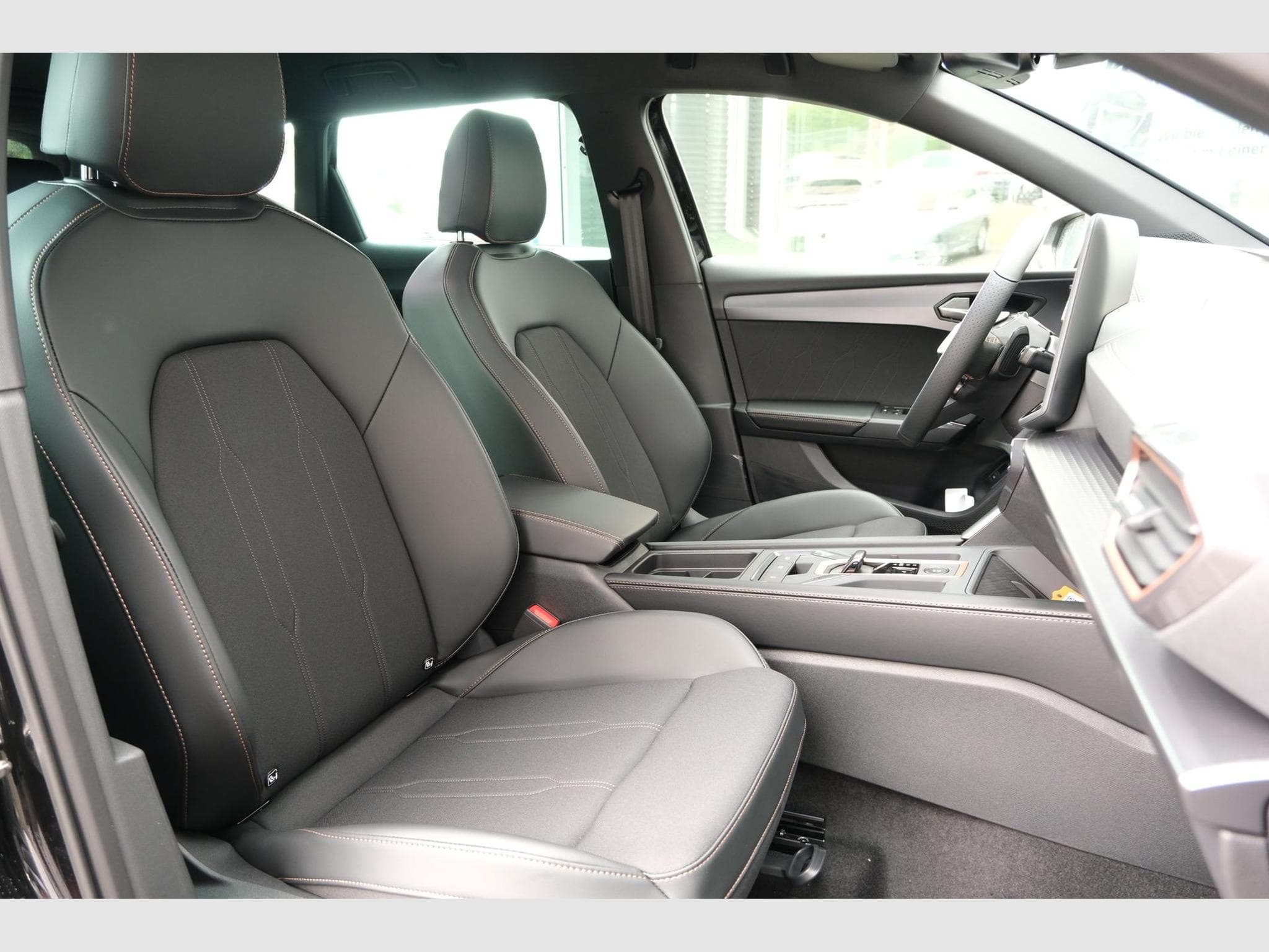 Cupra Leon 1.5 eTSI DSG (2026) - Photo 22