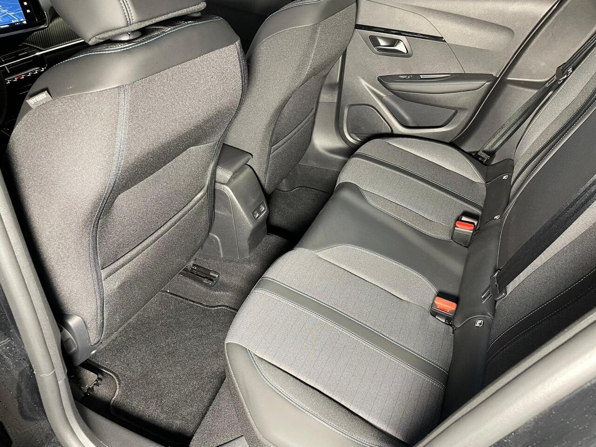 Peugeot 208 1.5 BLUEHDI 100 ALLURE GPS (2022) - Photo 11