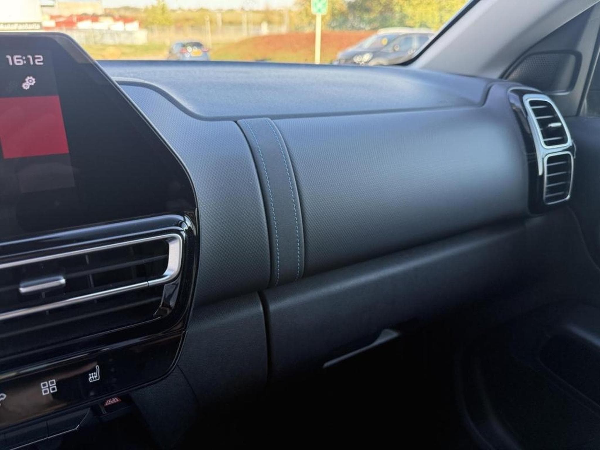 Citroën C5 Aircross -39% 1.2 Hybride 145ch e-DSC6 MAX (2025) - Photo 25