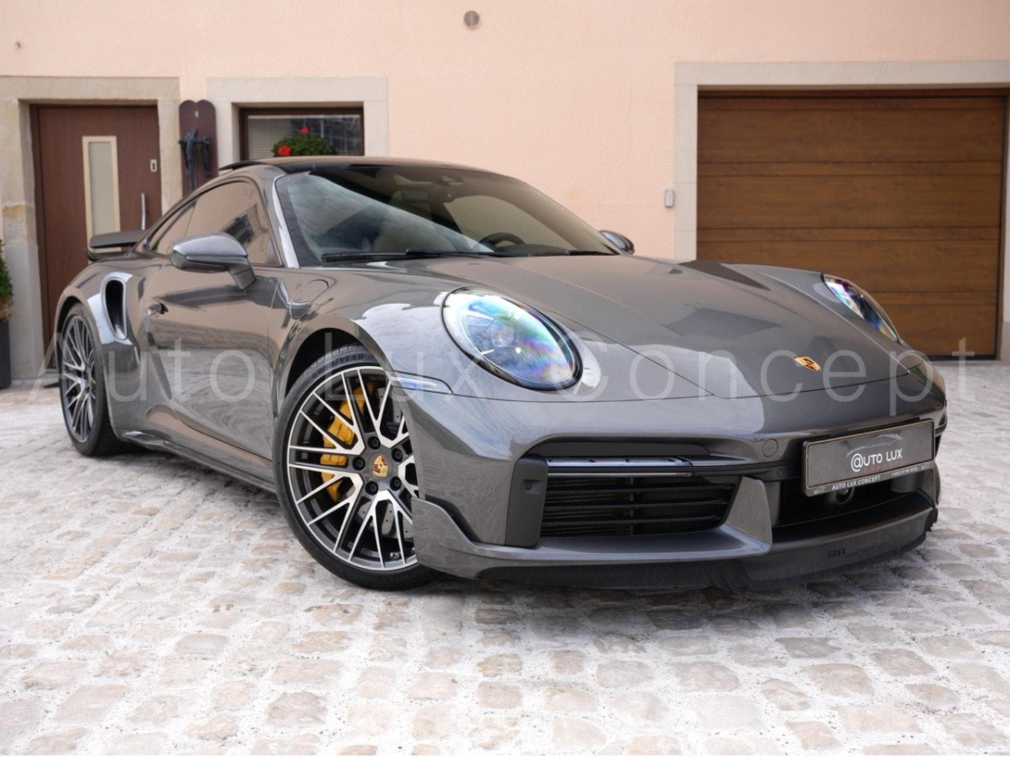 Porsche 911 911 Turbo S Coupé (2021) - Photo 2
