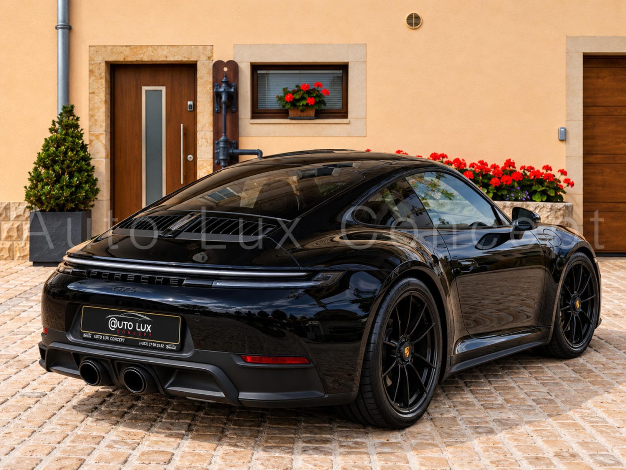 Porsche 911 911 Carrera 4 GTS (2026) - Photo 3