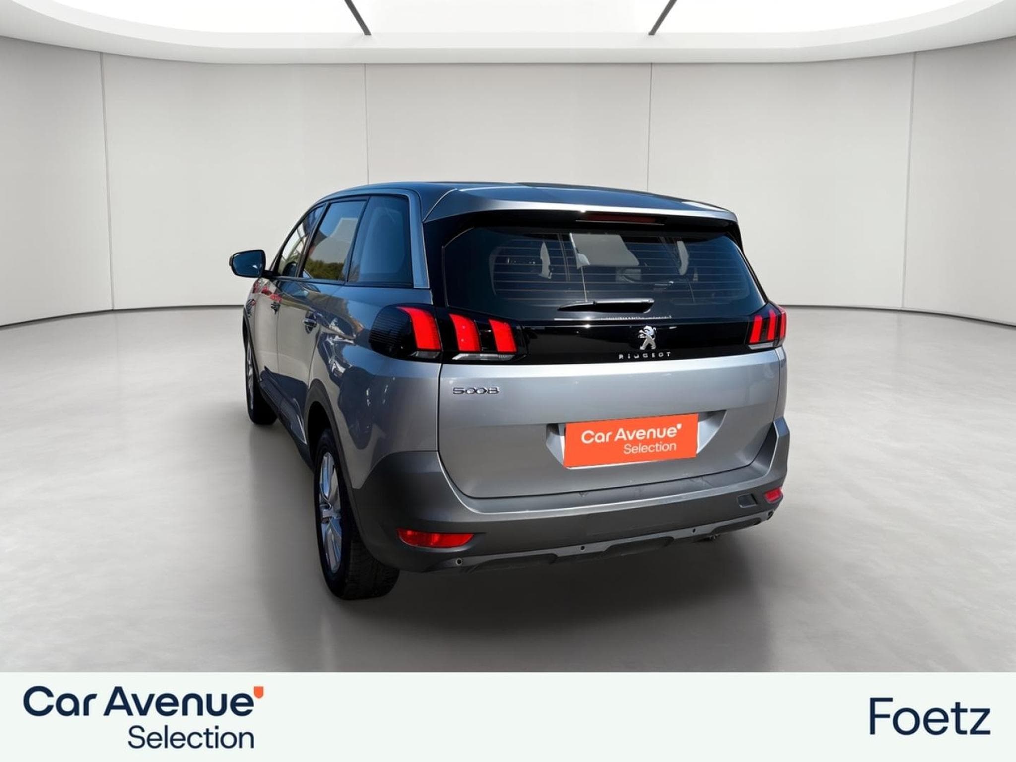PEUGEOT 5008 1.5 BlueHDi 130ch S&S Active Pack EAT8 (2023) - Foto 8