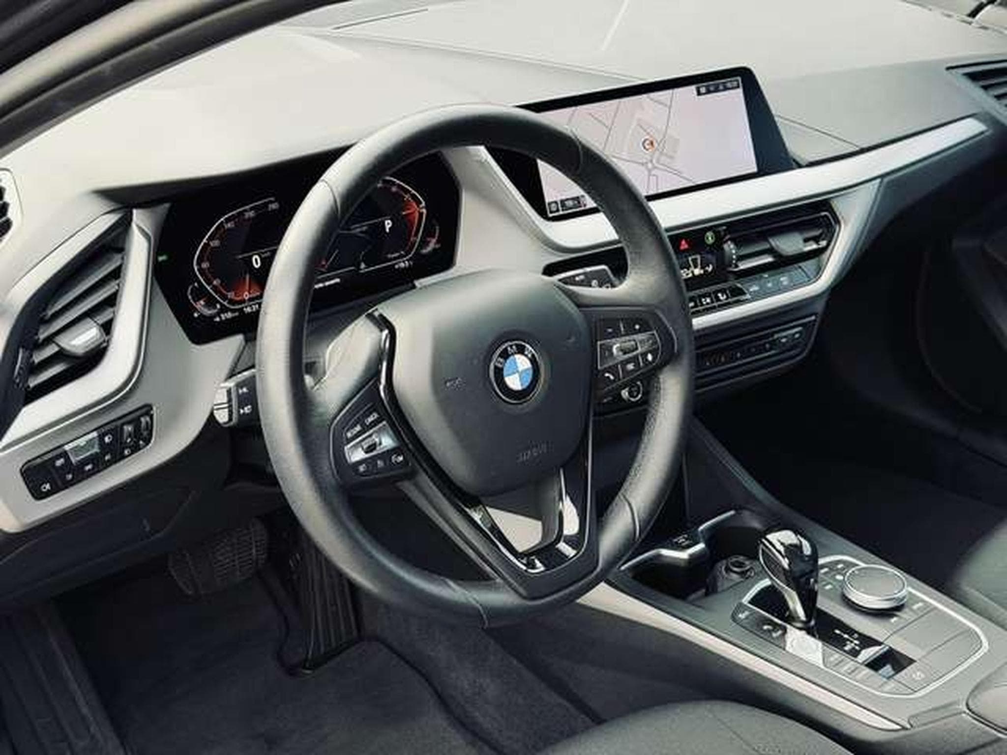 BMW 118 118i Automatique // Révisée Et Garantie 12 Mois✅✅✅ (2021) - Foto 11