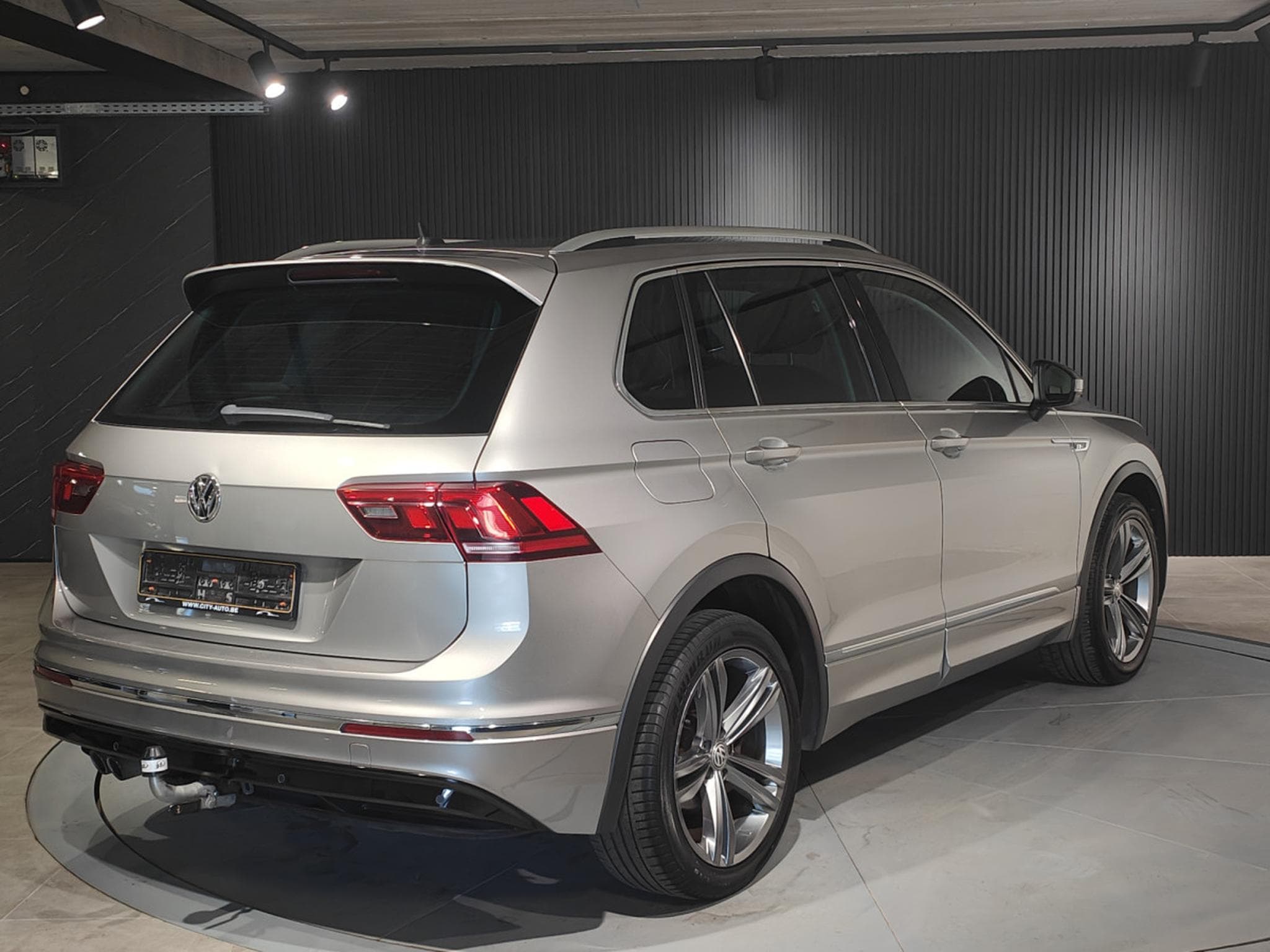 VW Tiguan 1.4 TFSI R-LINE DSG CARPLAY BLUETOOTH GPS (2017) - Foto 3