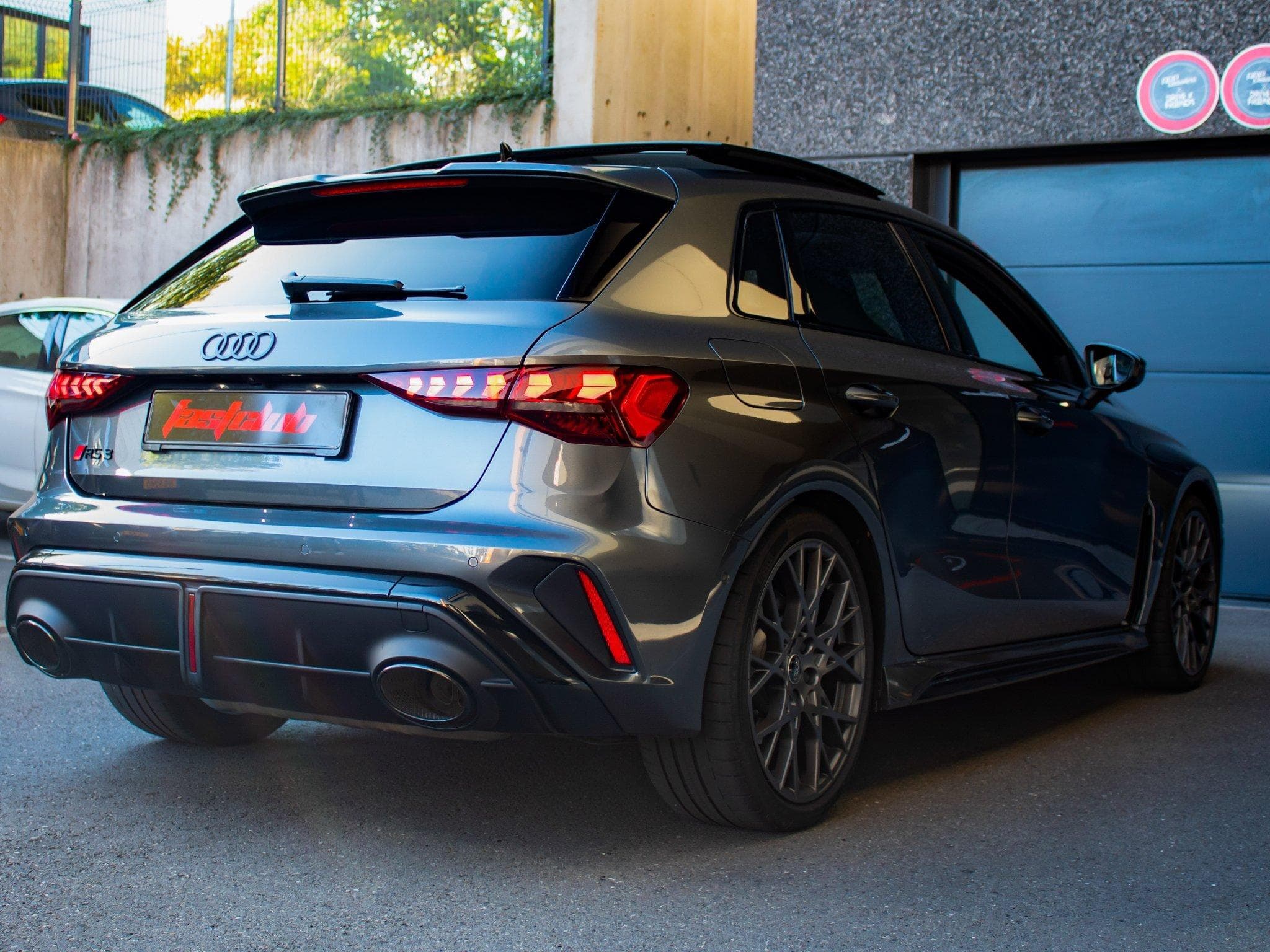 Audi RS3 RS3 2.5L 400 PACK RS + CARBON SEAT (2024) - Photo 2