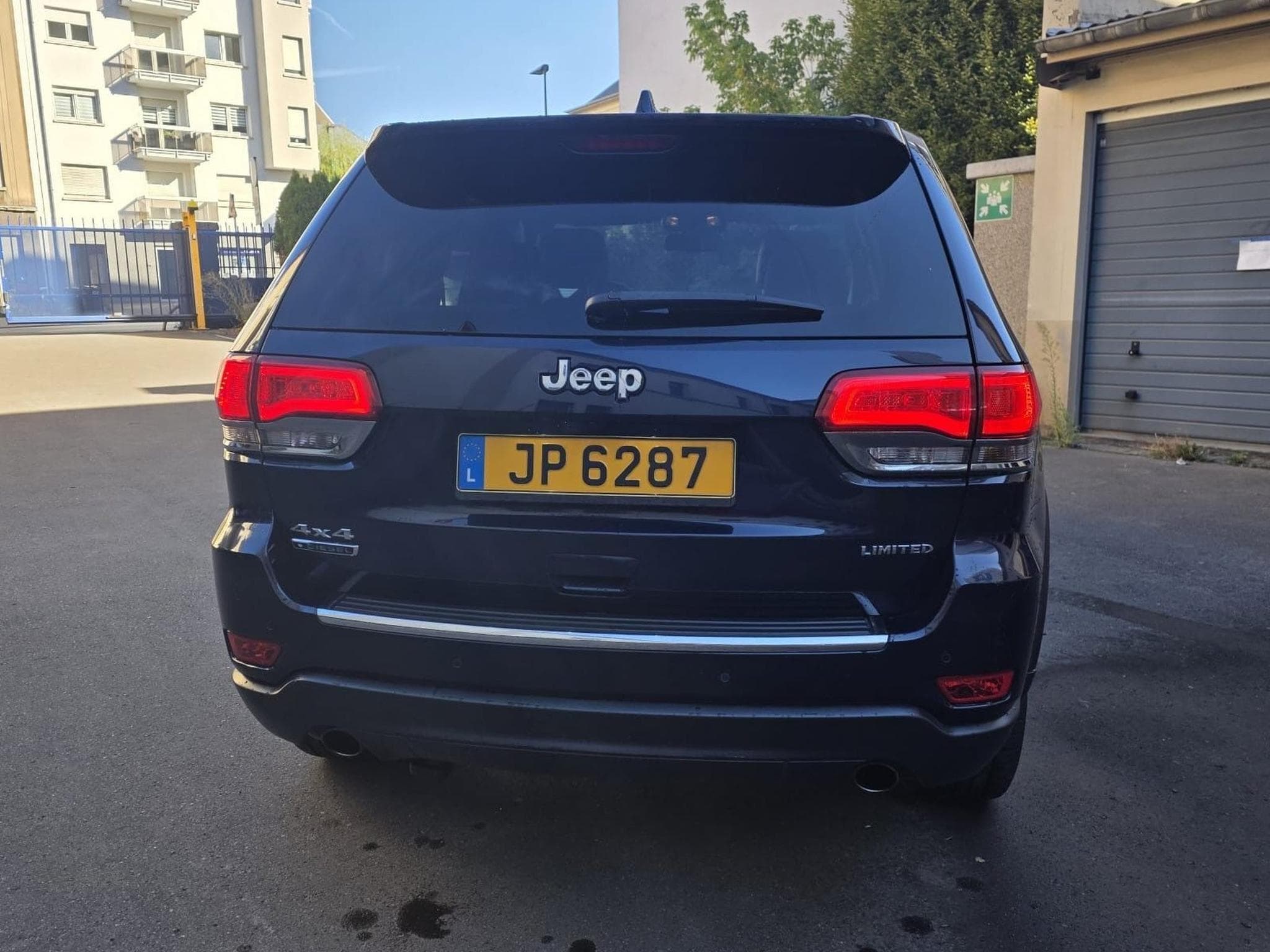 Jeep Grand Cherokee Limited (2015) - Photo 2