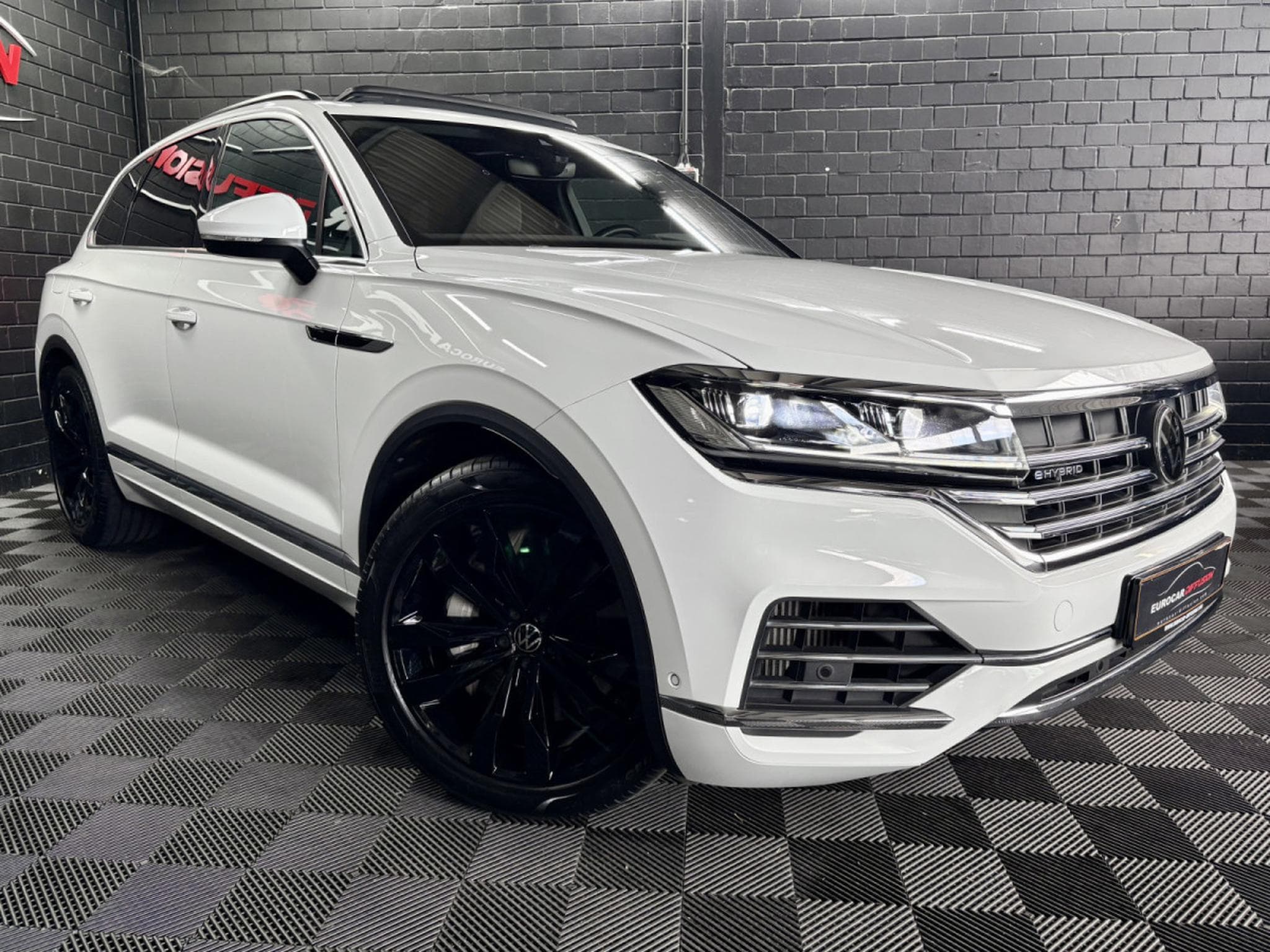 VW Touareg 3.0 TSi V6 eHybrid 4MOTION Elegance  381 CV (2022) - Foto 3