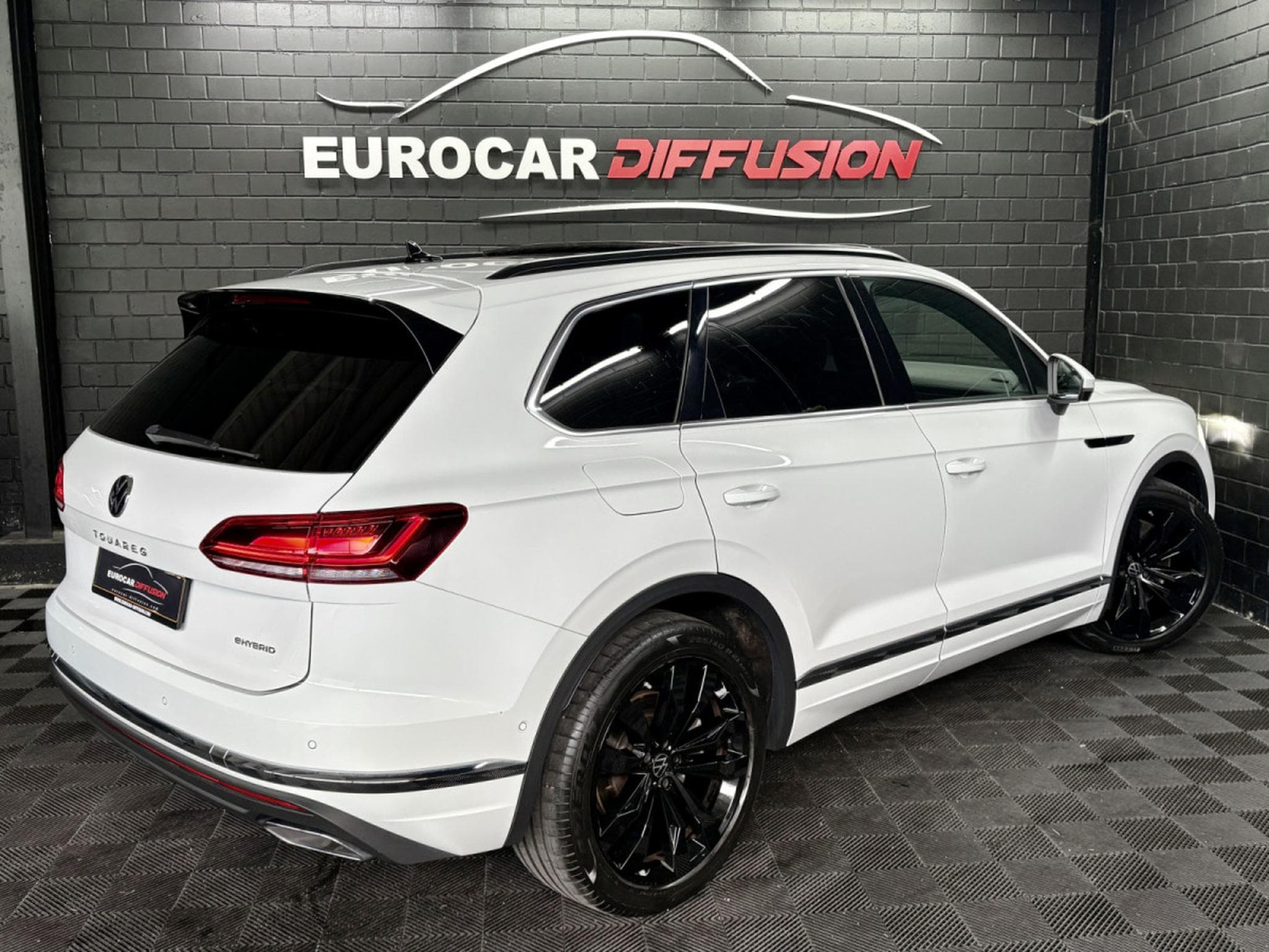 VW Touareg 3.0 TSi V6 eHybrid 4MOTION Elegance  381 CV (2022) - Foto 6