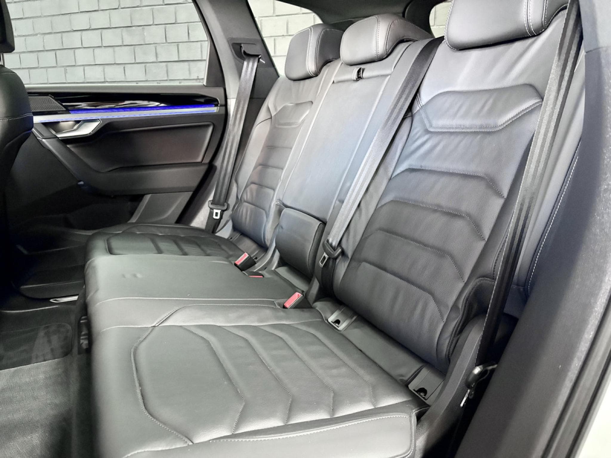 VW Touareg 3.0 TSi V6 eHybrid 4MOTION Elegance  381 CV (2022) - Foto 22