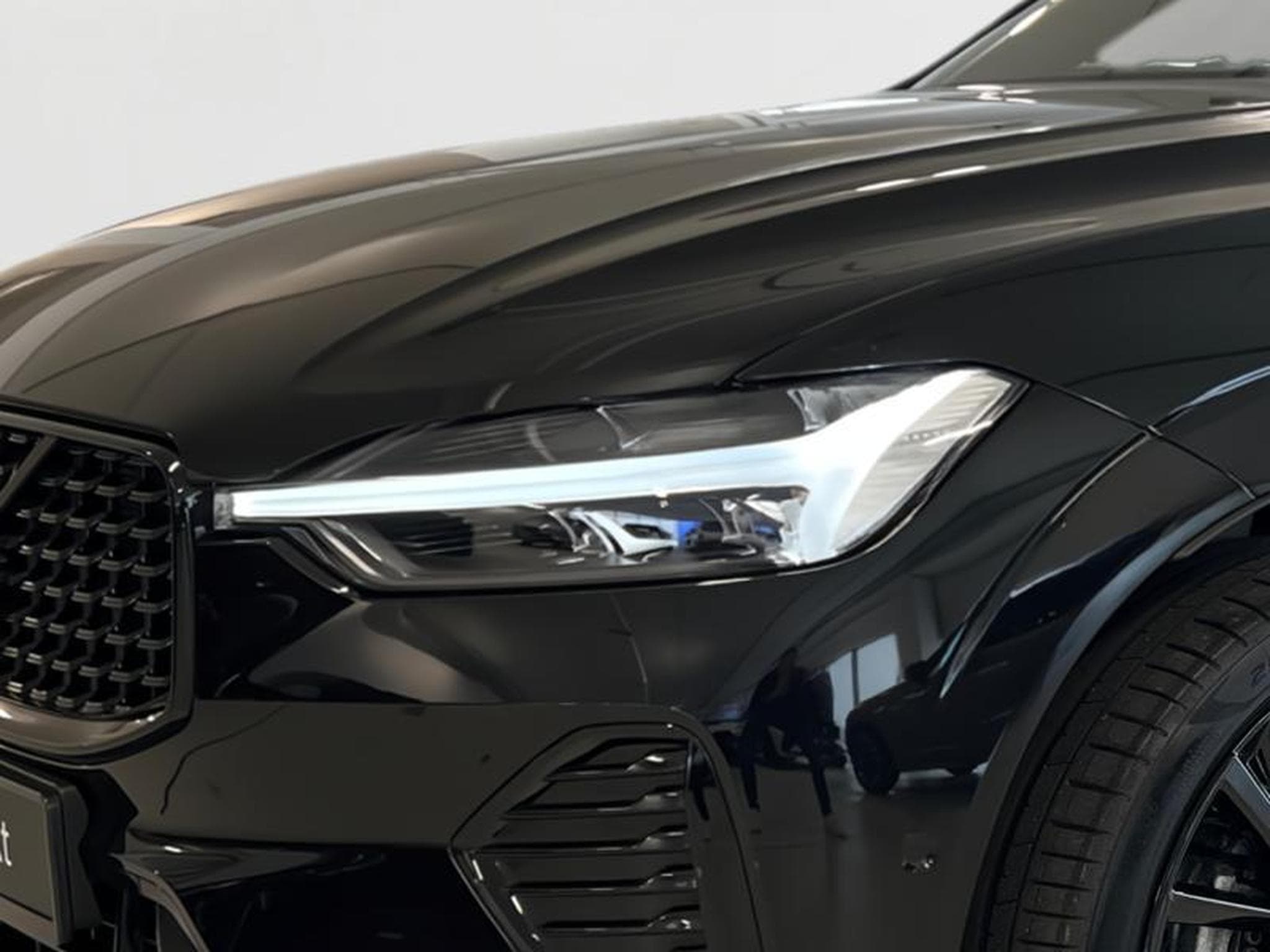 Volvo XC60 Black-Edition Ultra (2025) - Photo 3