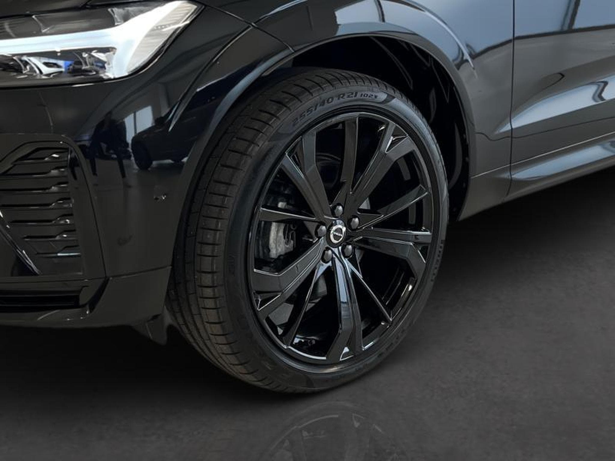 Volvo XC60 Black-Edition Ultra (2025) - Photo 4