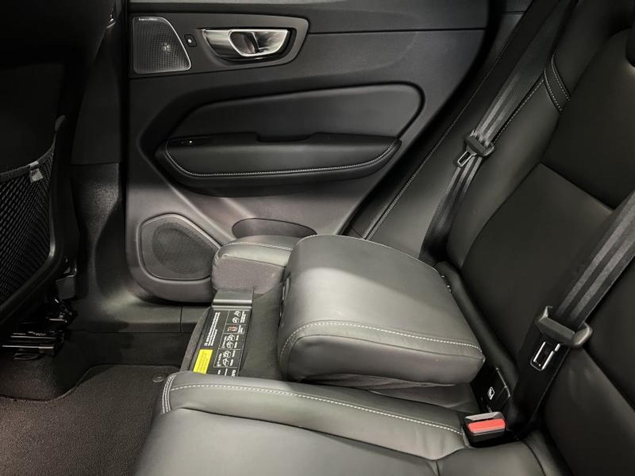 Volvo XC60 Black-Edition Ultra (2025) - Photo 21