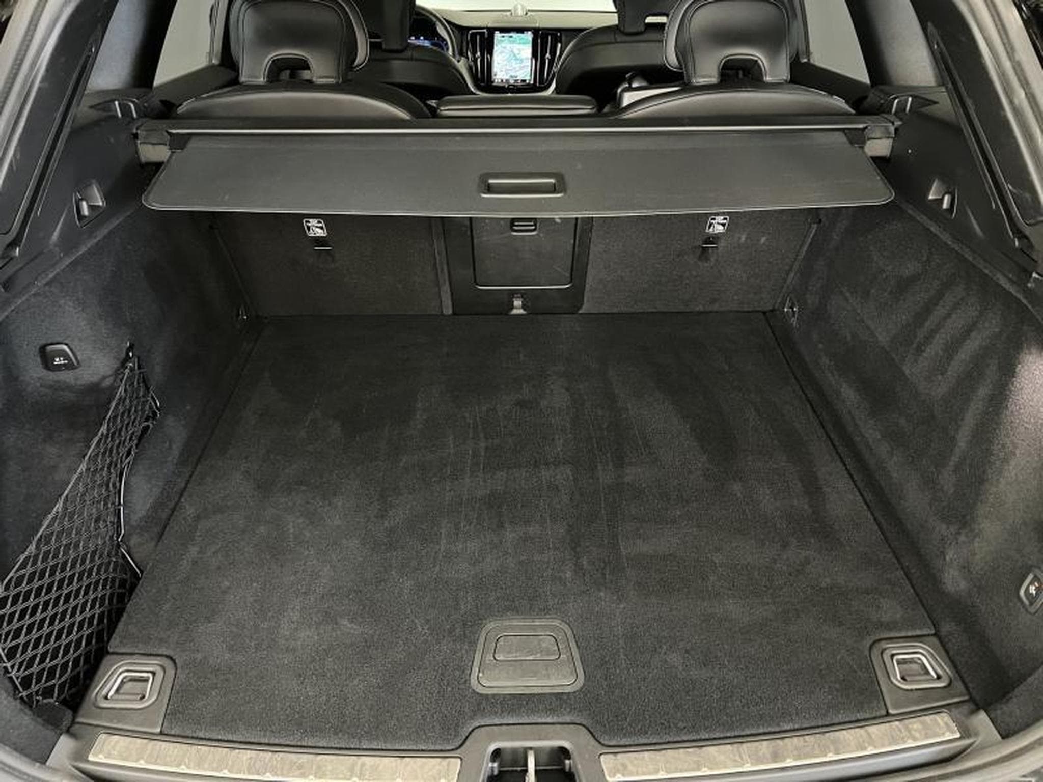 Volvo XC60 Black-Edition Ultra (2025) - Photo 22
