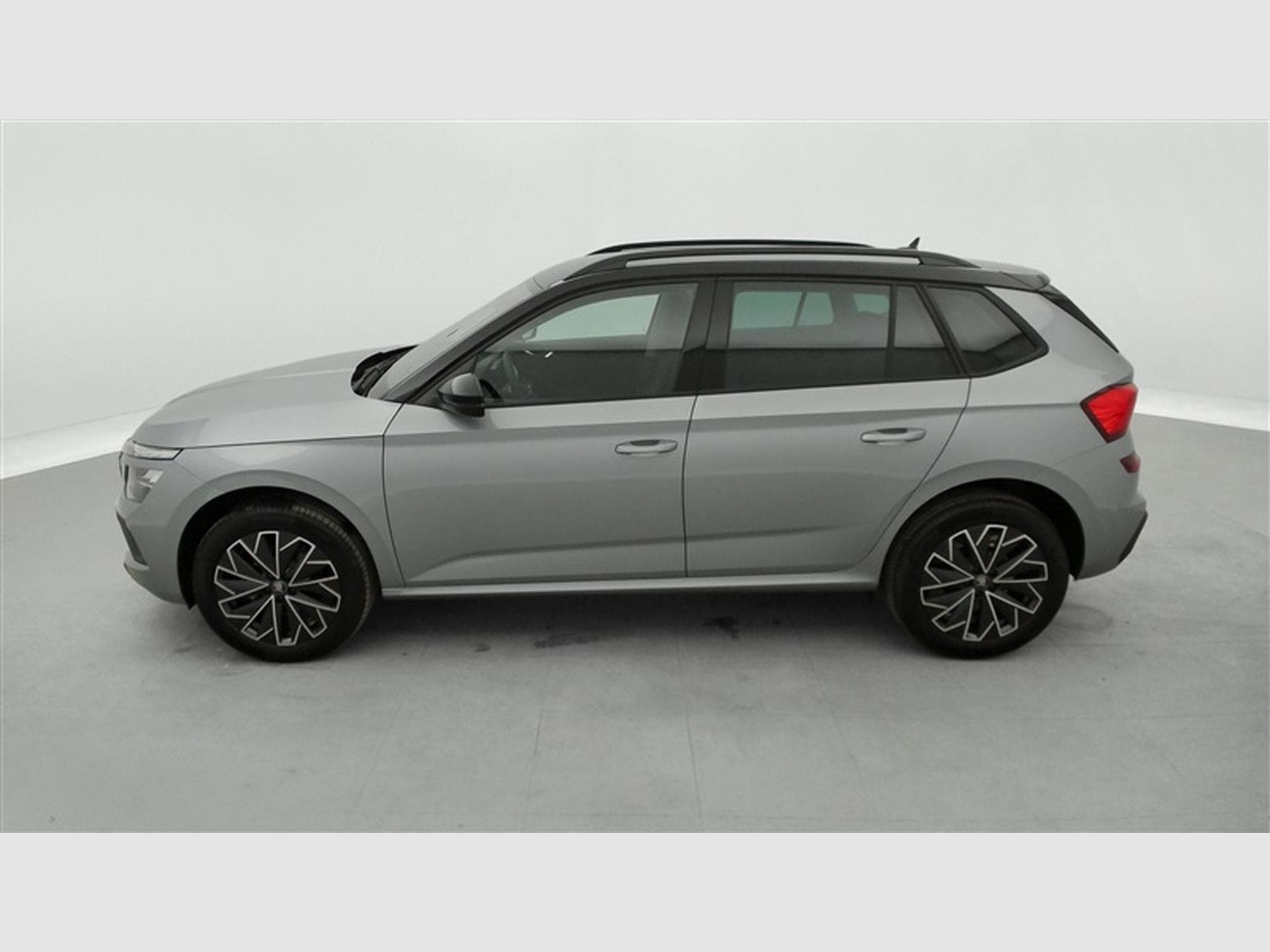 Skoda Kamiq 1.0 TSI 115cv DSG Black Dots CARPLAY / CAMERA / FULL LED (2026) - Photo 3