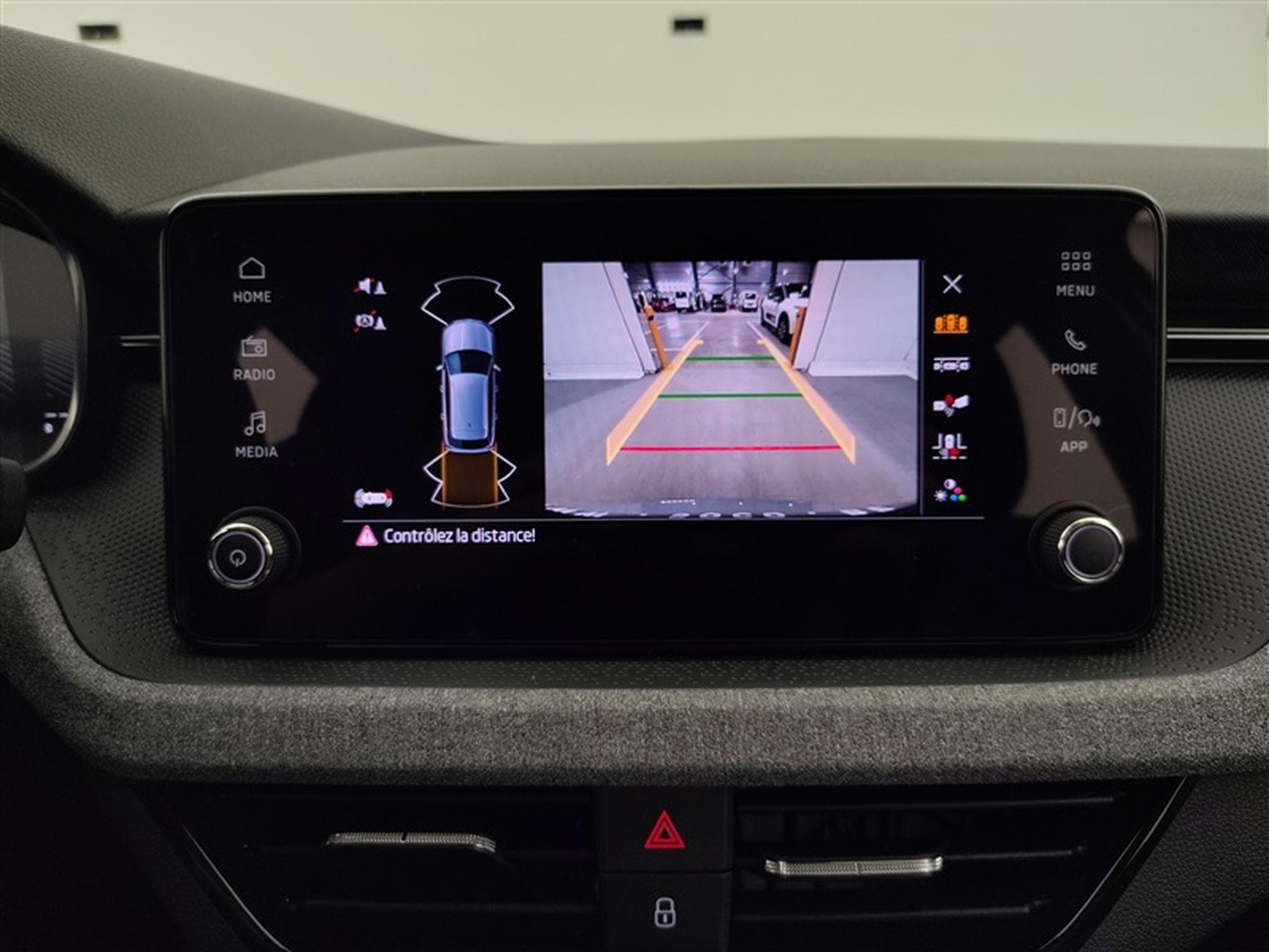 Skoda Kamiq 1.0 TSI 115cv DSG Black Dots CARPLAY / CAMERA / FULL LED (2026) - Photo 18