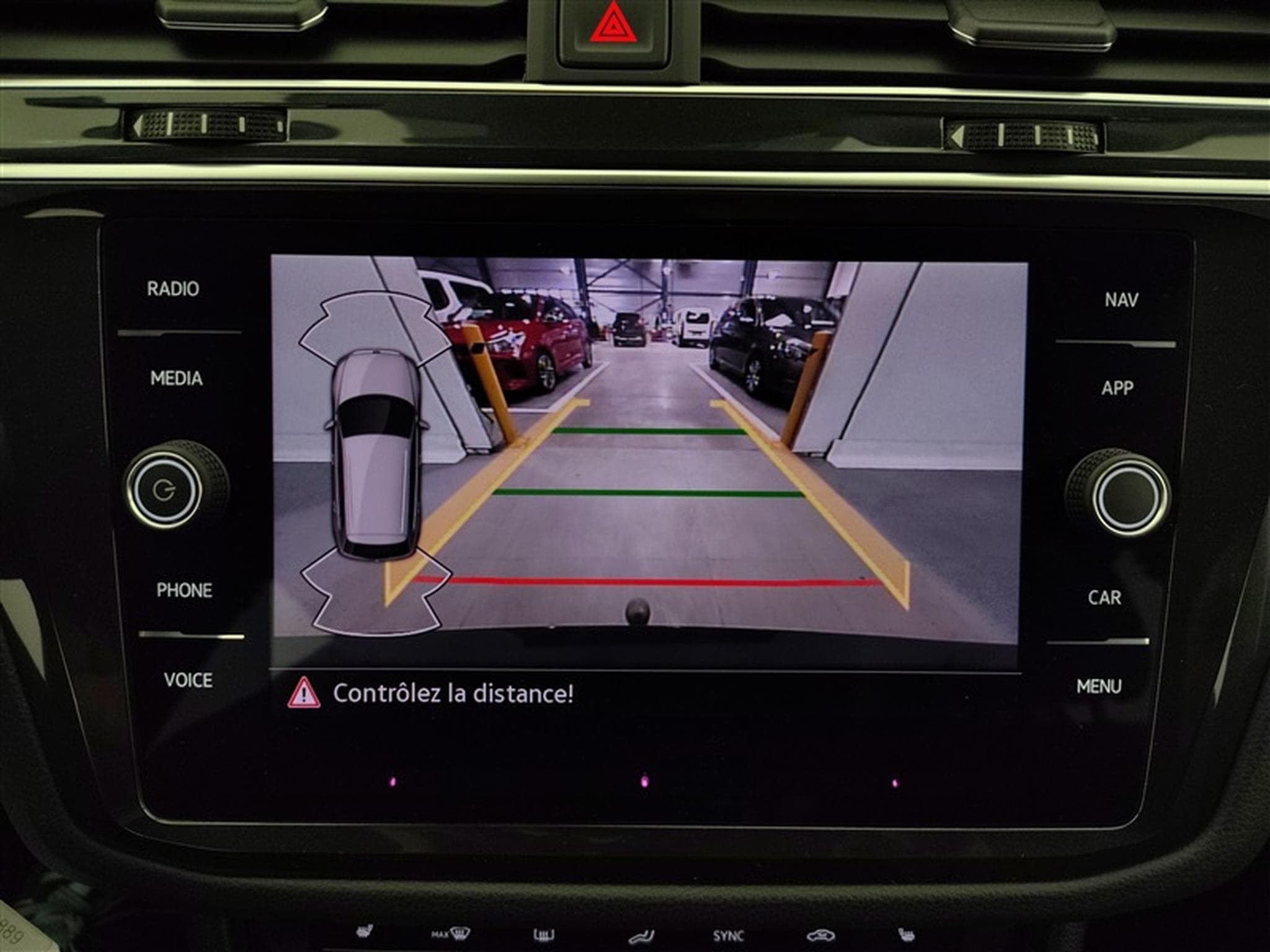 VW Tiguan 1.5 TSI Life Business OPF DSG (2022) - Photo 18