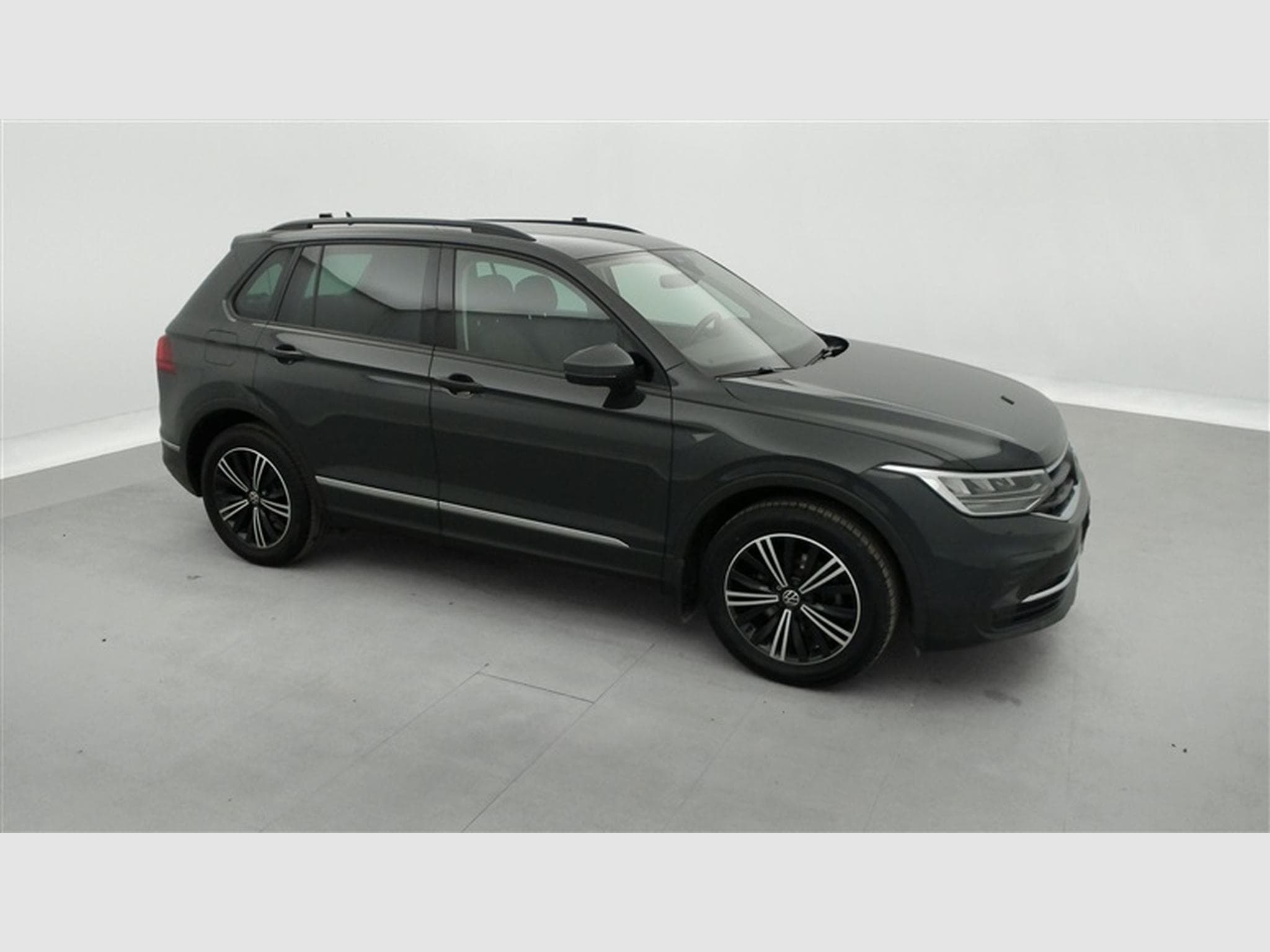 VW Tiguan 1.5 TSI Life Business OPF DSG (2022) - Photo 24