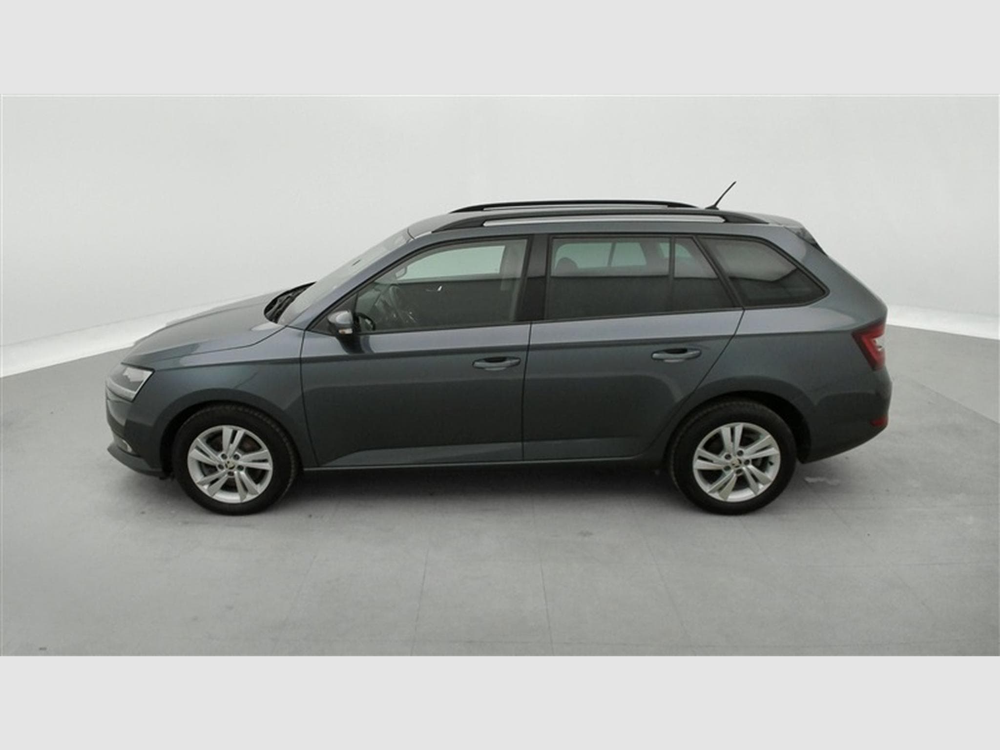 Skoda Fabia SW 1.0 TSI Ambition DSG/NAVI/LED/JA/PDC (2021) - Photo 3