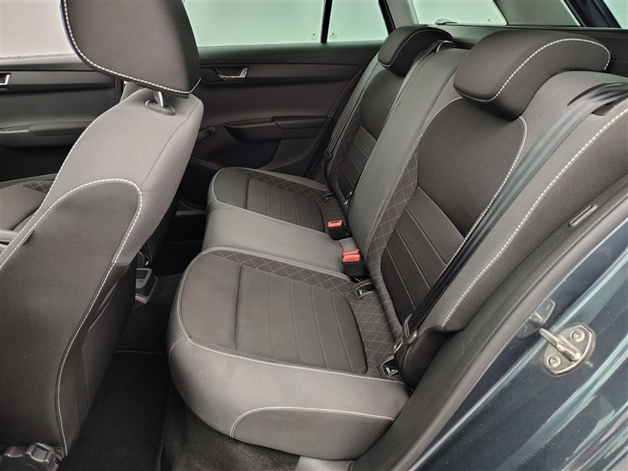 Skoda Fabia SW 1.0 TSI Ambition DSG/NAVI/LED/JA/PDC (2021) - Photo 13