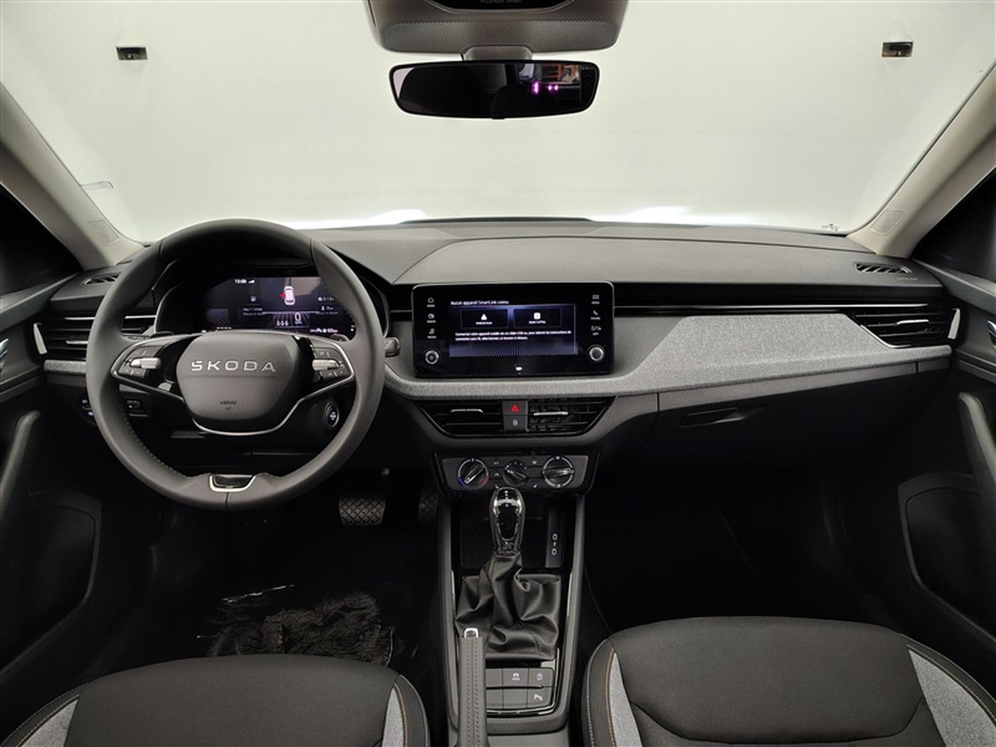 Skoda Kamiq 1.0 TSI 115cv DSG Black Dots CARPLAY / CAMERA / FULL LED (2026) - Photo 8