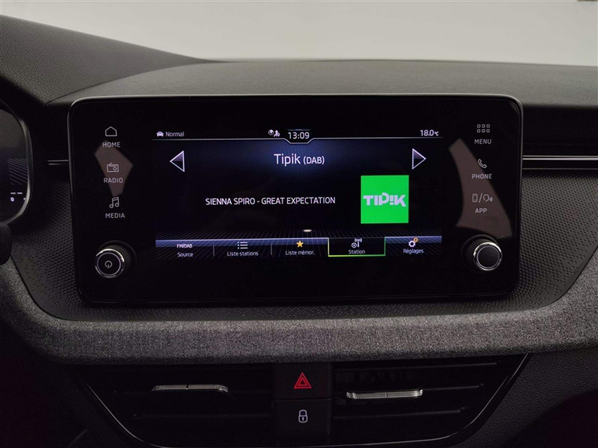 Skoda Kamiq 1.0 TSI 115cv DSG Black Dots CARPLAY / CAMERA / FULL LED (2026) - Photo 11